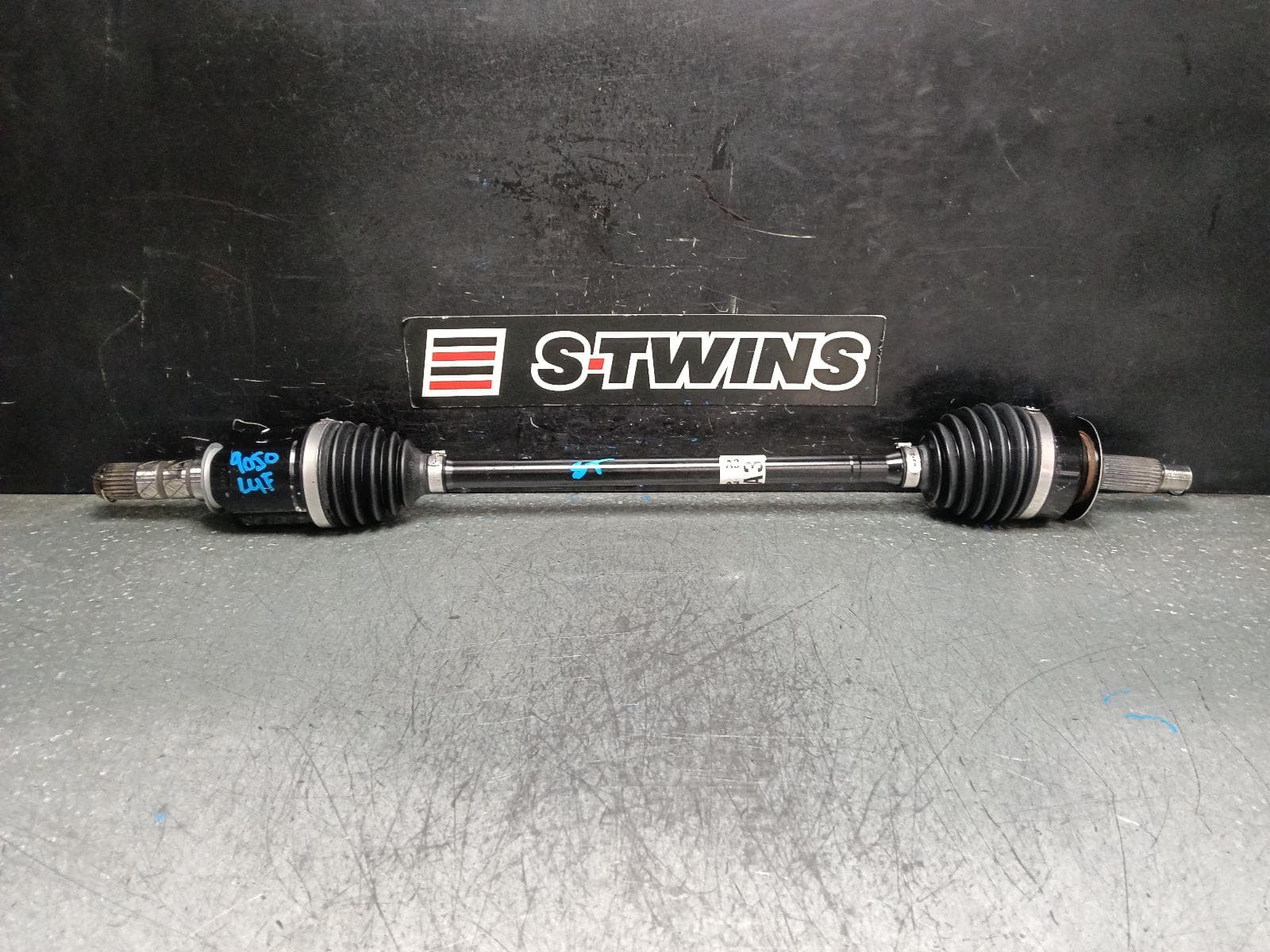 Used auto part listing image: 2023 SUBARU OUTBACK LEFT DRIVESHAFT 7TH GEN, FRONT, AUTO, AWD, PETROL, 2.4, TURBO, 12/20- 0000399027
