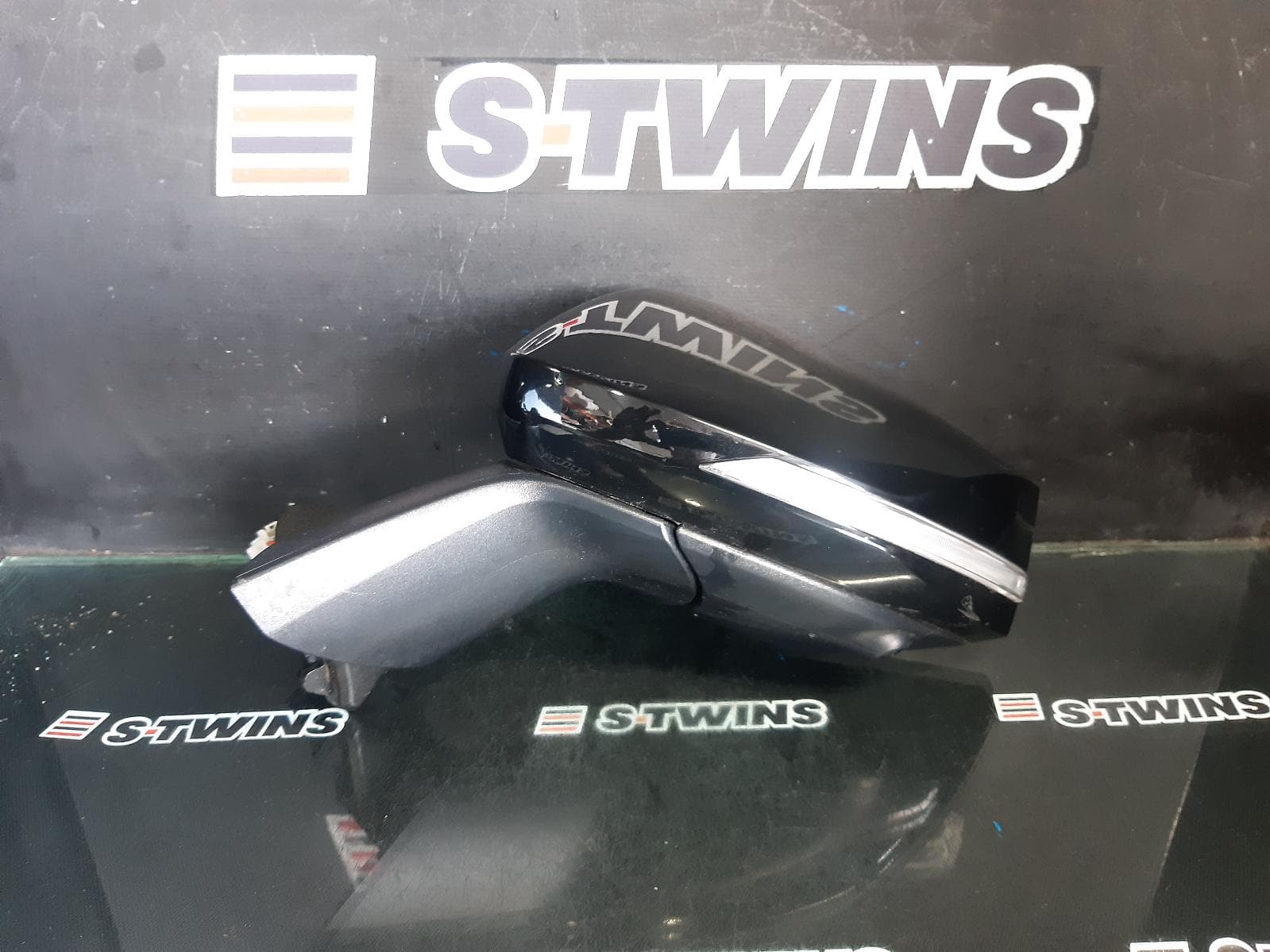 Used auto part listing image: 2024 KIA SPORTAGE LEFT DOOR MIRROR NQ5, W/ POWER FOLD, CAMERA TYPE, HIGH GLOSS BLACK, 09/21- 0000372790
