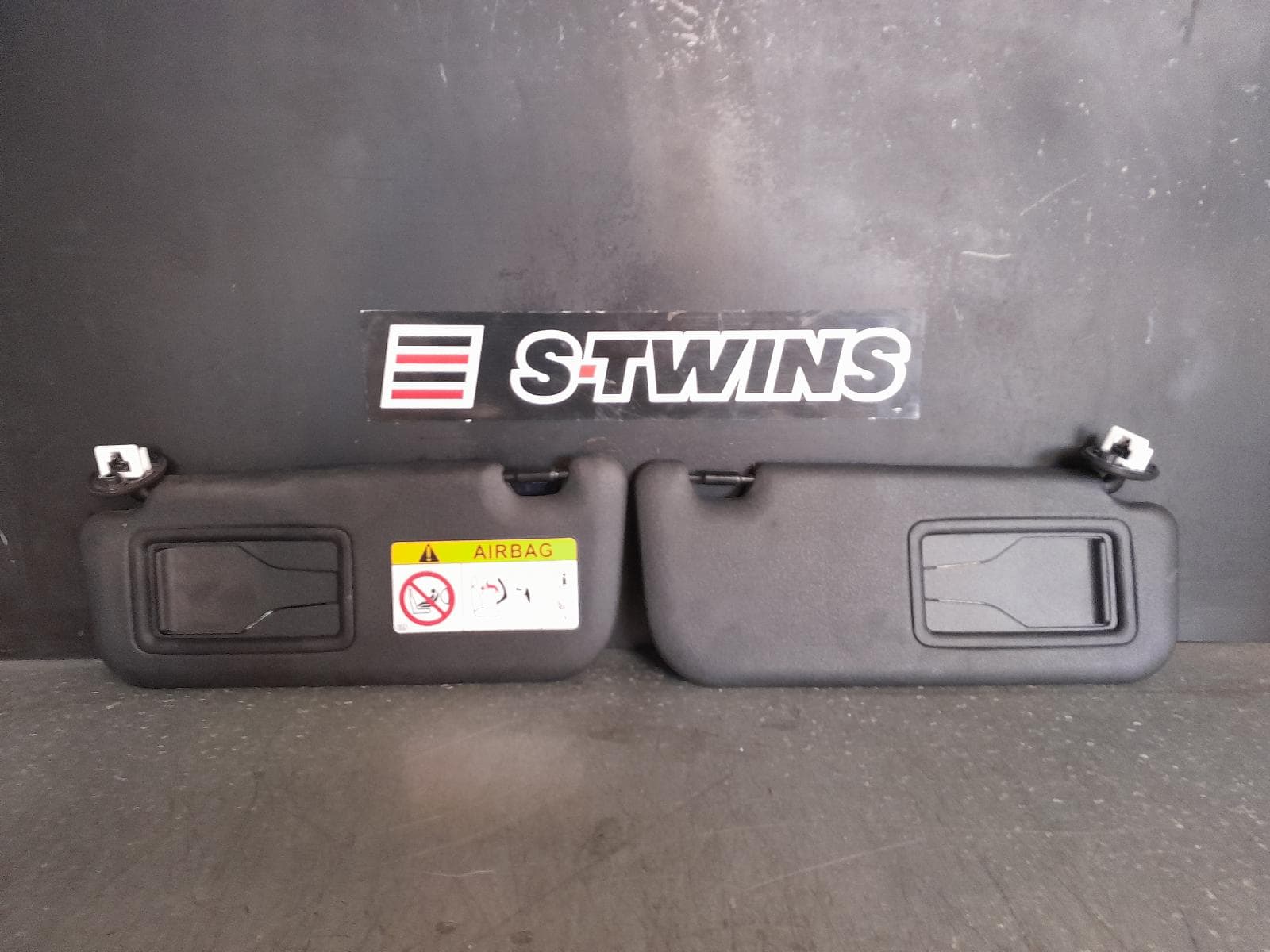 Used auto part listing image: 2022 TOYOTA COROLLA CROSS SUNVISOR XG10, PAIR, 01/22- 0000341129