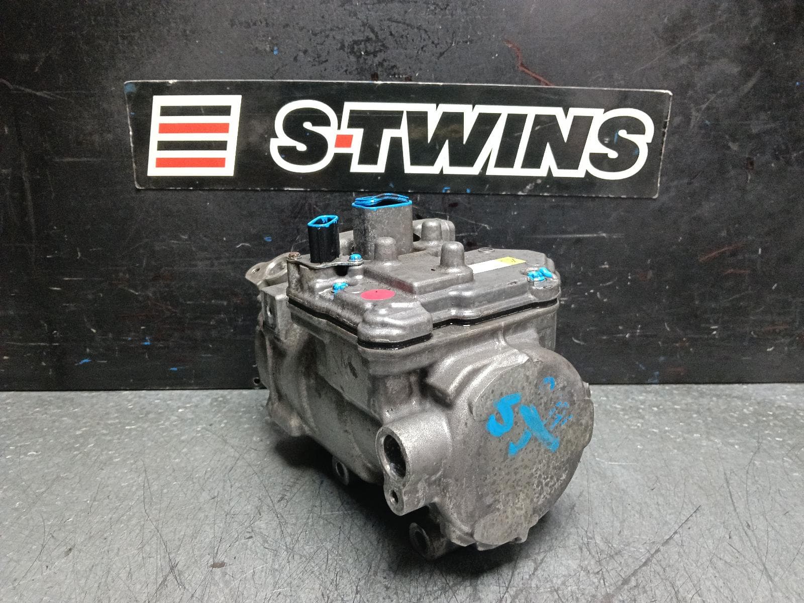 Used auto part listing image: 2013 LEXUS RX SERIES A C COMPRESSOR RX450h,GYL15R, 3.5, PETROL, HYBRID, 12/08-08/15 0000396347