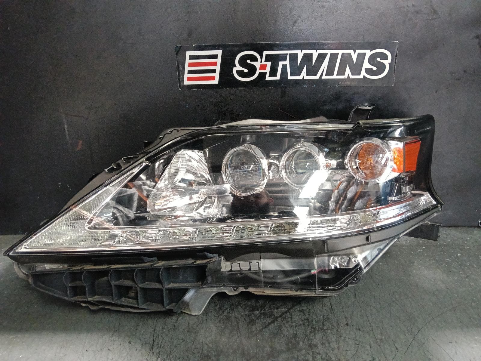 Used auto part listing image: 2013 LEXUS RX SERIES LEFT HEADLAMP AL10, LED TYPE, 06/12-08/15 0000396354