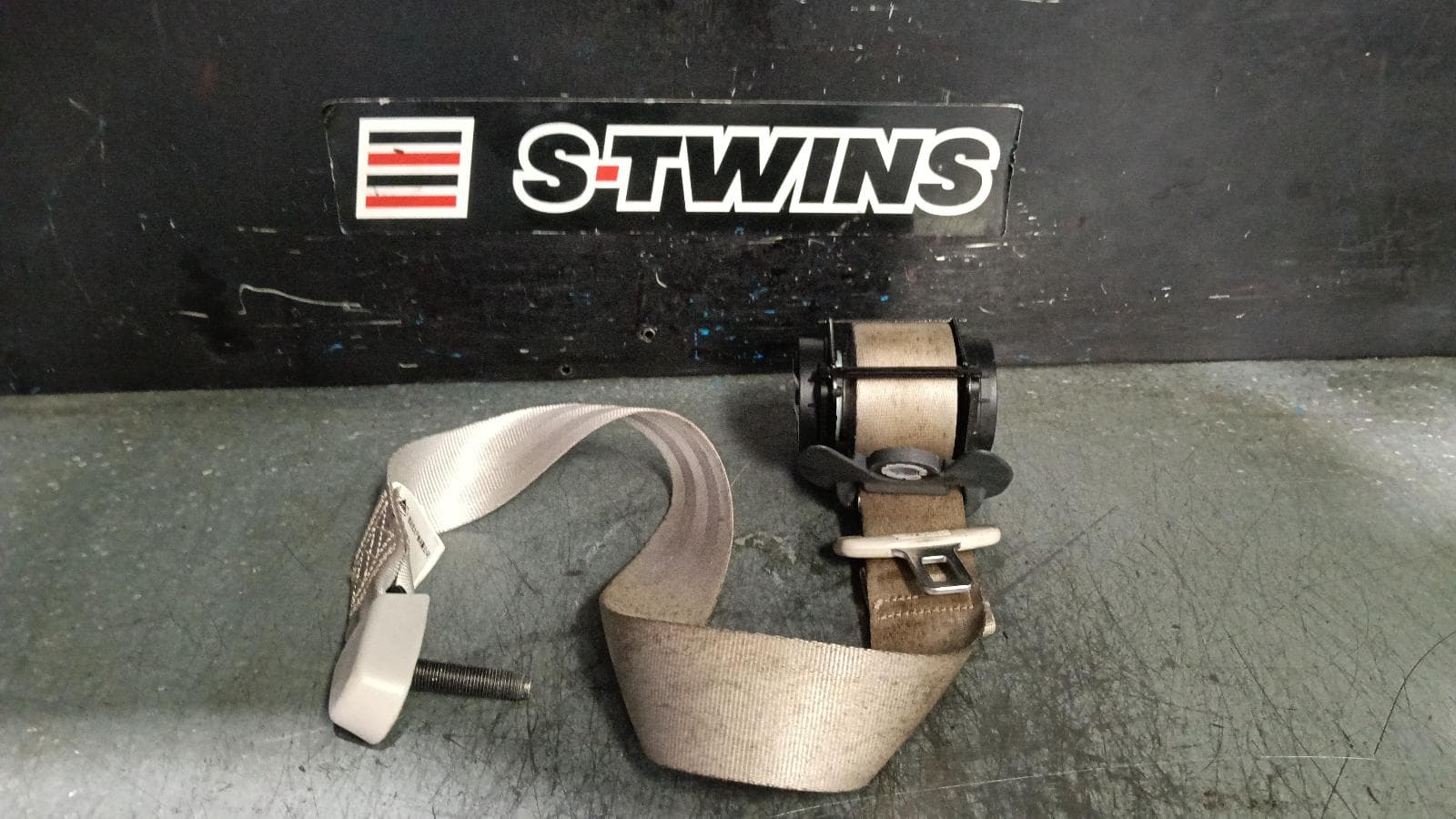 Used auto part listing image: 2019 LDV G10 VAN SEAT BELT STALK RH FRONT, SEAT BELT ONLY, SV7A/SV7C, WAGON/VAN, 04/15- 0000400781