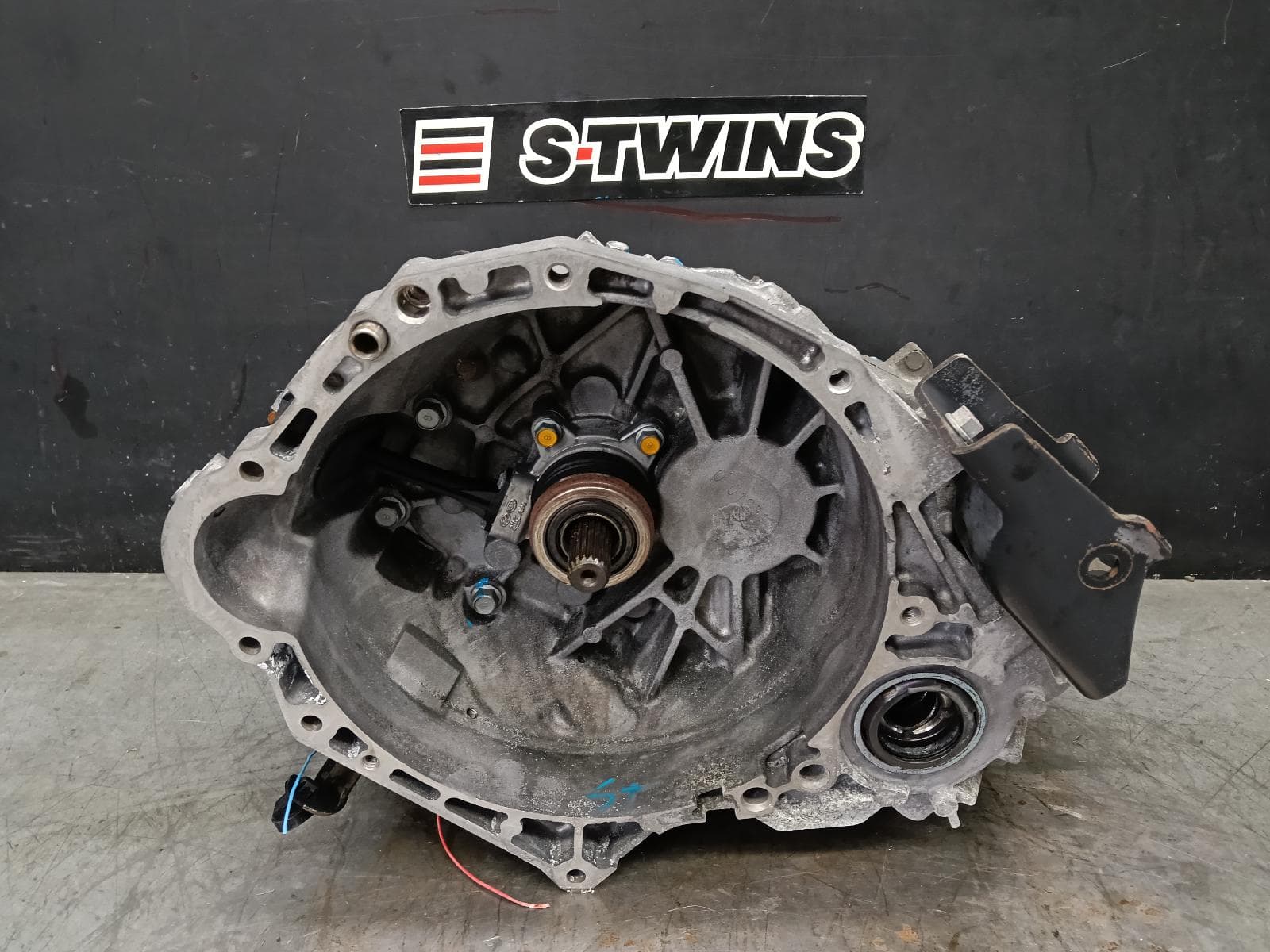 Used auto part listing image: 2014 HYUNDAI VELOSTER TRANS GEARBOX MANUAL, PETROL, 1.6, G4FJ, TURBO, 6 SPEED, FS, 06/12-02/18 0000403930