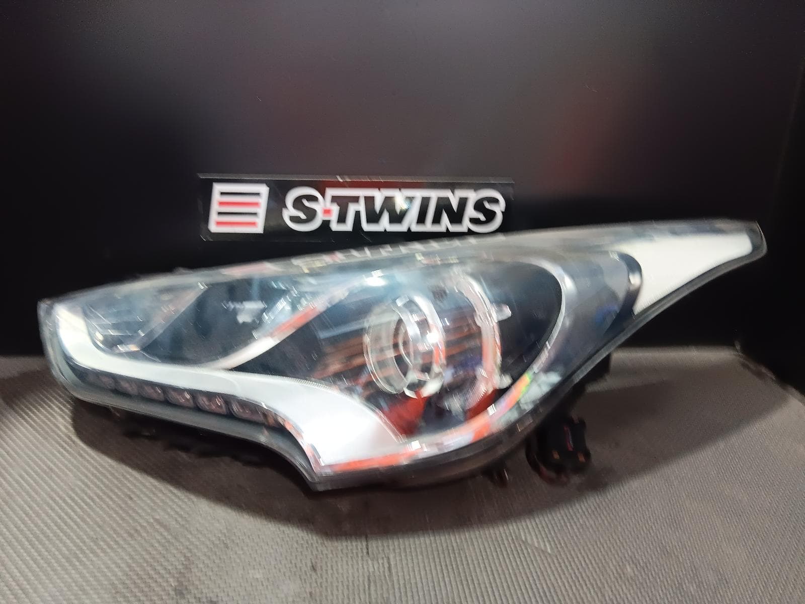 Used auto part listing image: 2014 HYUNDAI VELOSTER LEFT HEADLAMP FS, VELOSTER+ TYPE, 10/11-02/18 0000368905