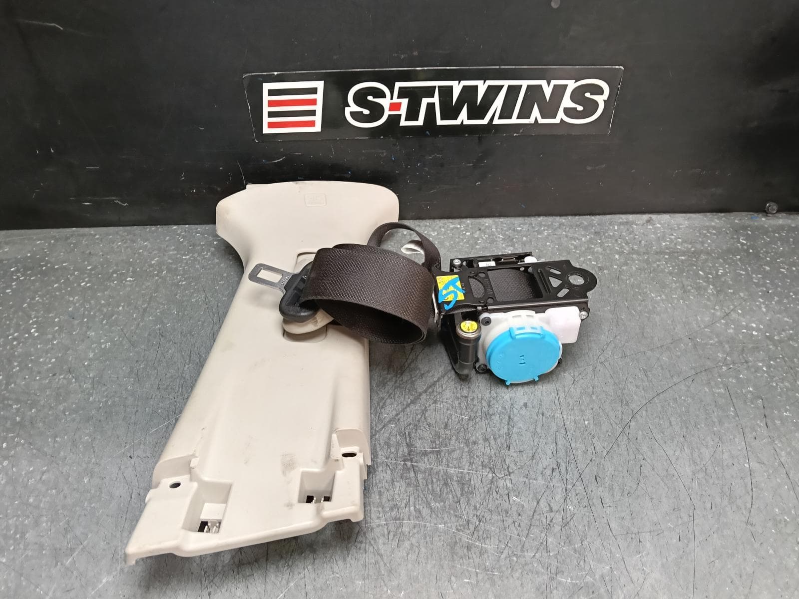Used auto part listing image: 2021 MAZDA 6 SEAT BELT STALK RH FRONT, SEAT BELT ONLY, GJ-GL, 11/12- 0000382644