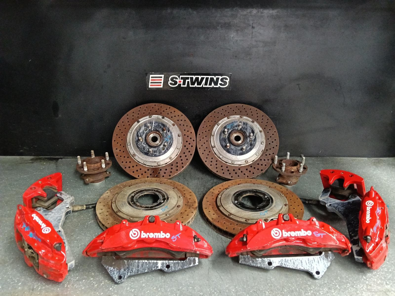 Used auto part listing image: 2014 HYUNDAI VELOSTER CALIPER LH FRONT, FS, TURBO, 06/12-02/18 0000390214
