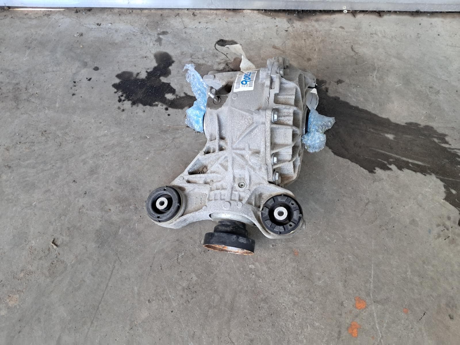 Used auto part listing image: 2021 LAND ROVER RANGEROVER SPORT DIFFERENTIAL CENTRE REAR, 3.0, DIESEL, SDV6 (225kW), NON DIFF LOCK TYPE, L494, 05/15-04/22 0000372832