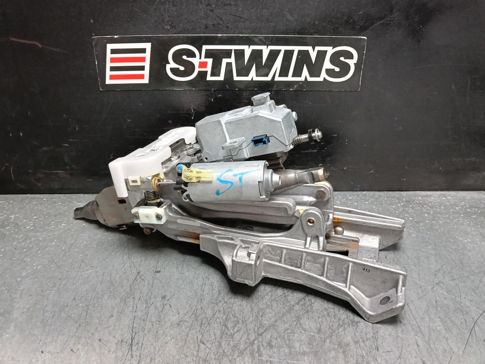 Used auto part listing image: 2021 LAND ROVER RANGEROVER SPORT STEERING COLUMN L494, 12/13-04/22 0000385365