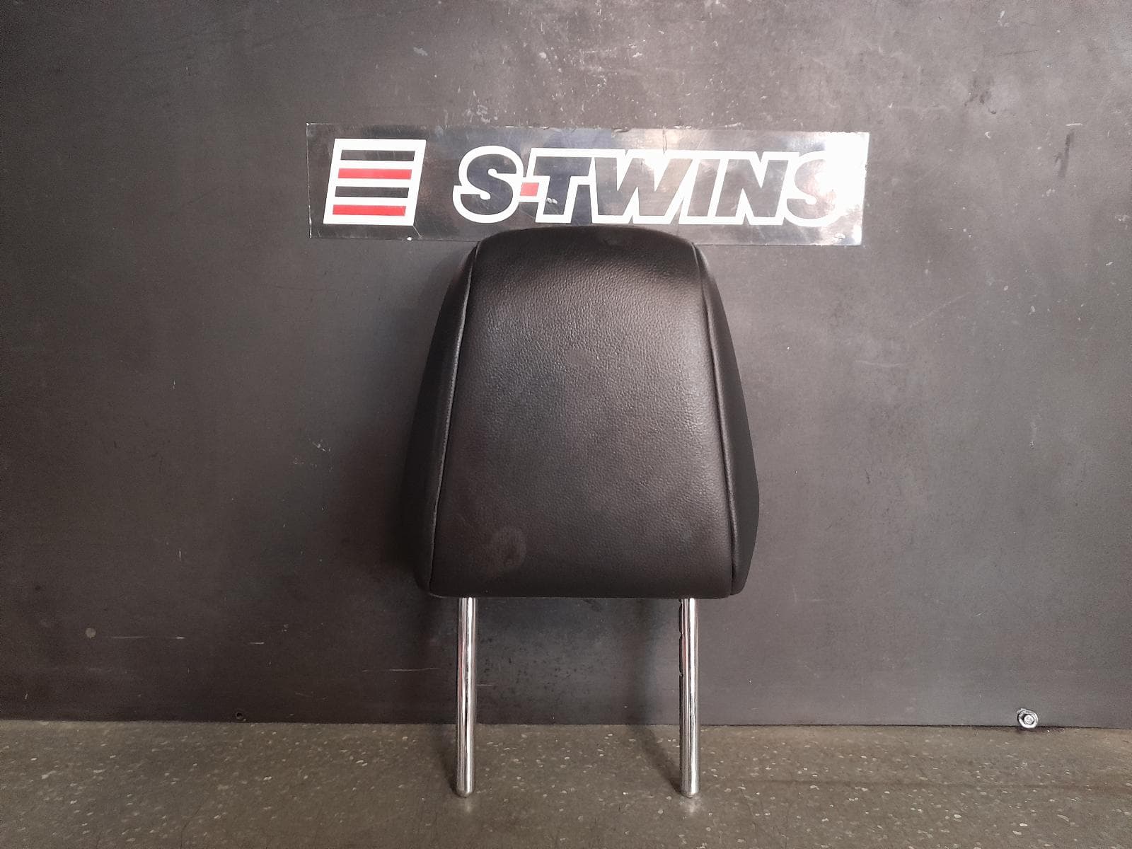 Used auto part listing image: 2022 TOYOTA COROLLA CROSS HEADREST XG10, 01/22- 0000341146