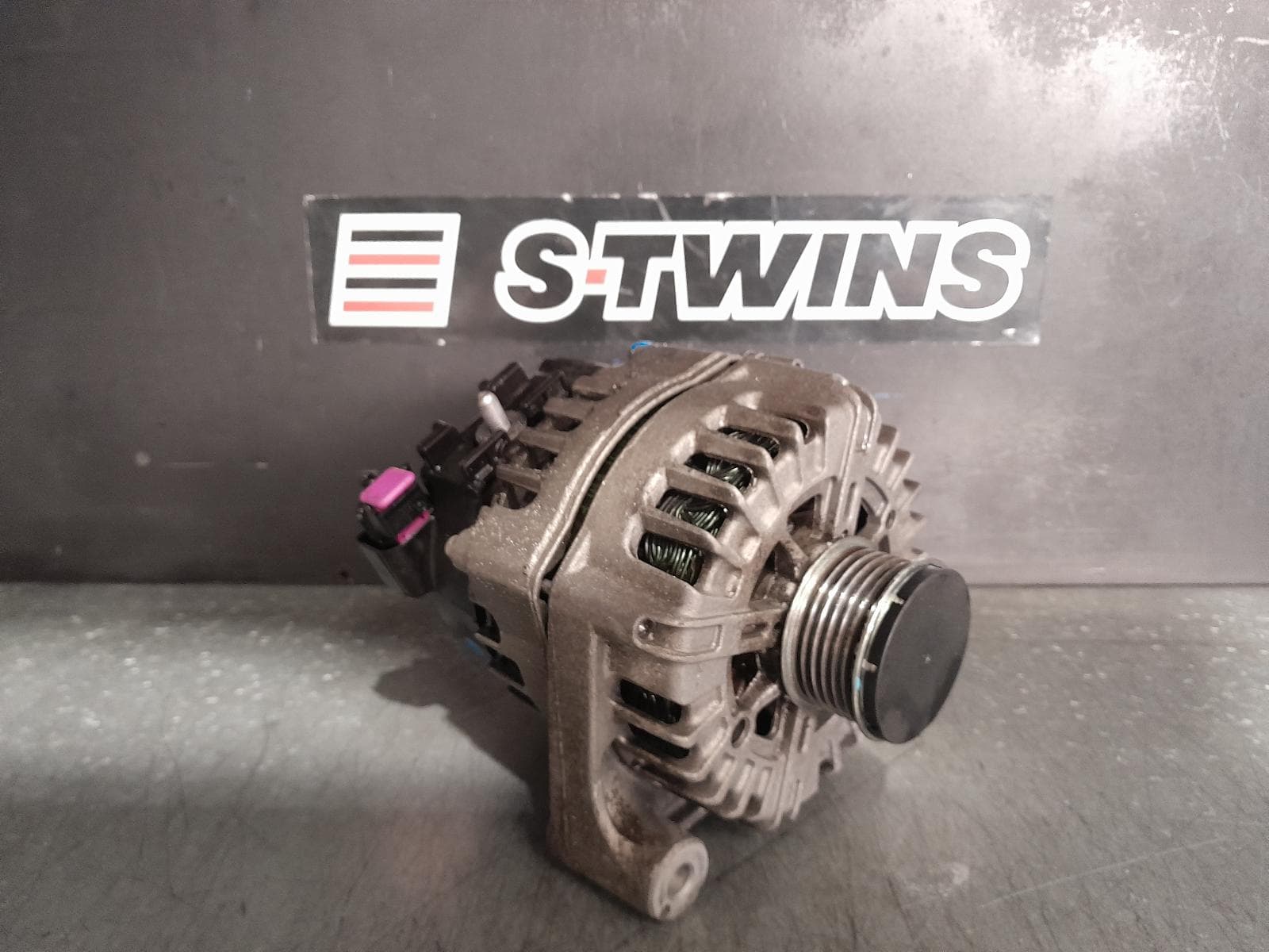Used auto part listing image: 2016 BMW X5 ALTERNATOR DIESEL, 3.0, N57N/N57T/N57Z/N57X, F15, 09/13-07/18 0000344114