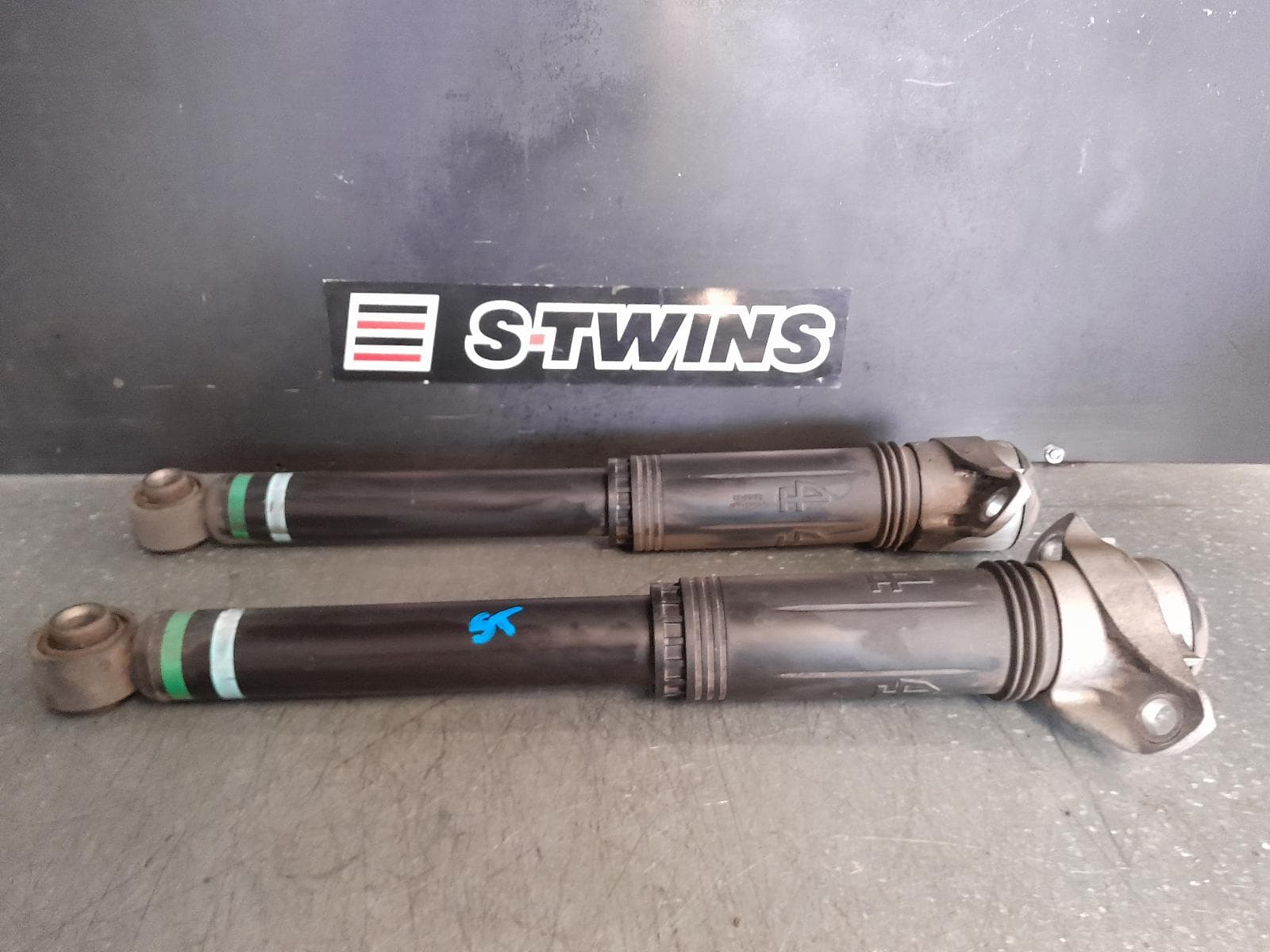 Used auto part listing image: 2022 TOYOTA COROLLA CROSS SHOCK ABSORBER XG10, 01/22- 0000341158