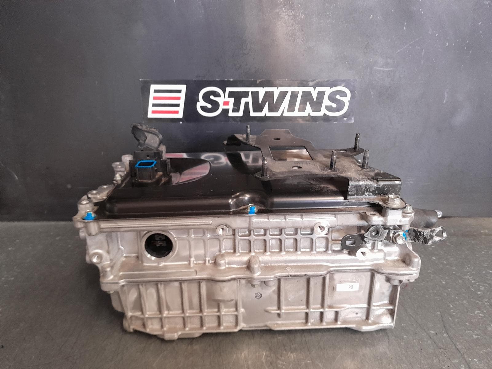 Used auto part listing image: 2022 TOYOTA COROLLA CROSS INVERTER XG10, HYBRID INVERTER, 146KW, 4WD, 01/22- 0000341180