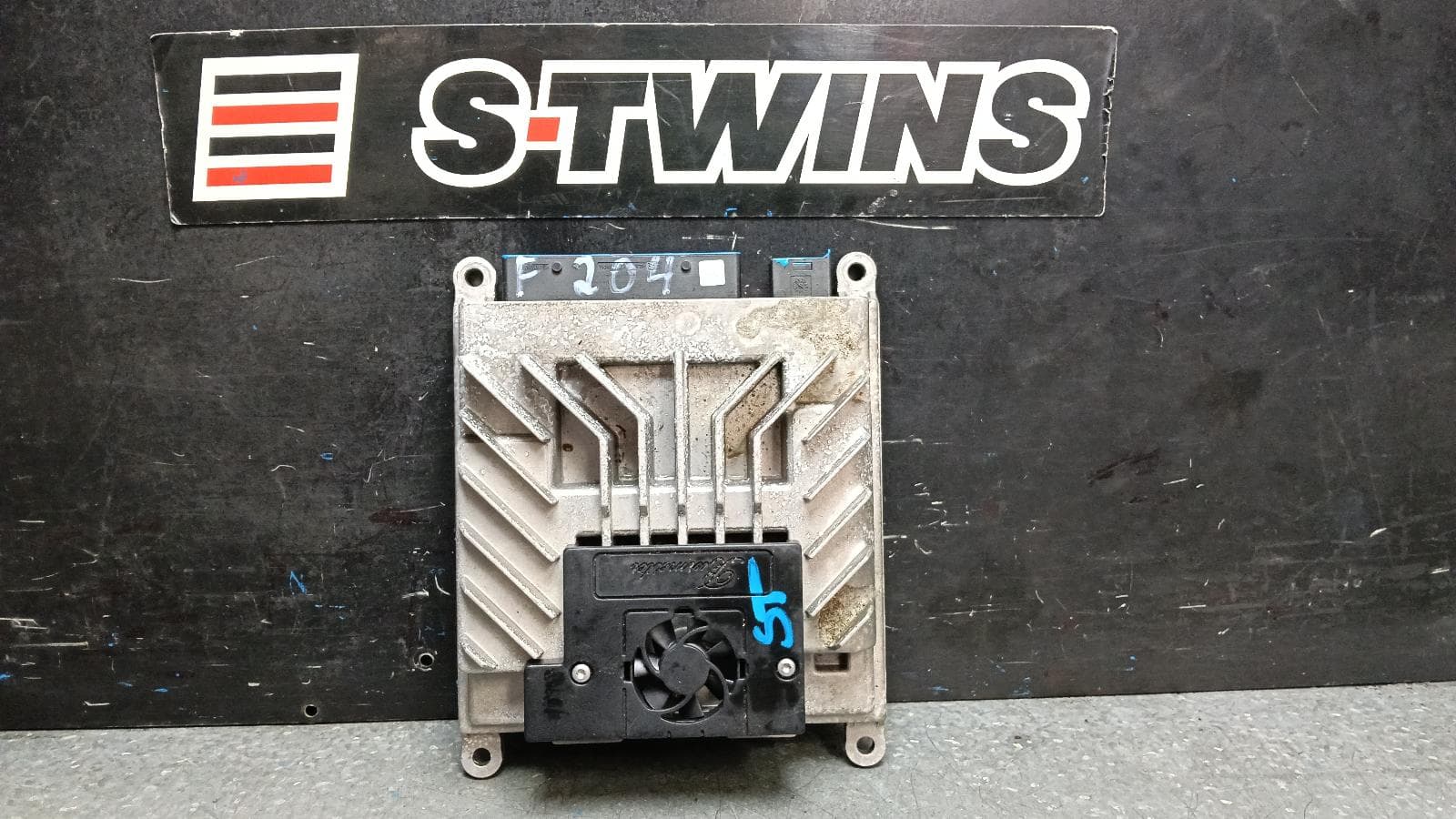Used auto part listing image: 2017 MERCEDES GLC CLASS AMPLIFIER, X253/C253, 09/15-03/23 0000402271