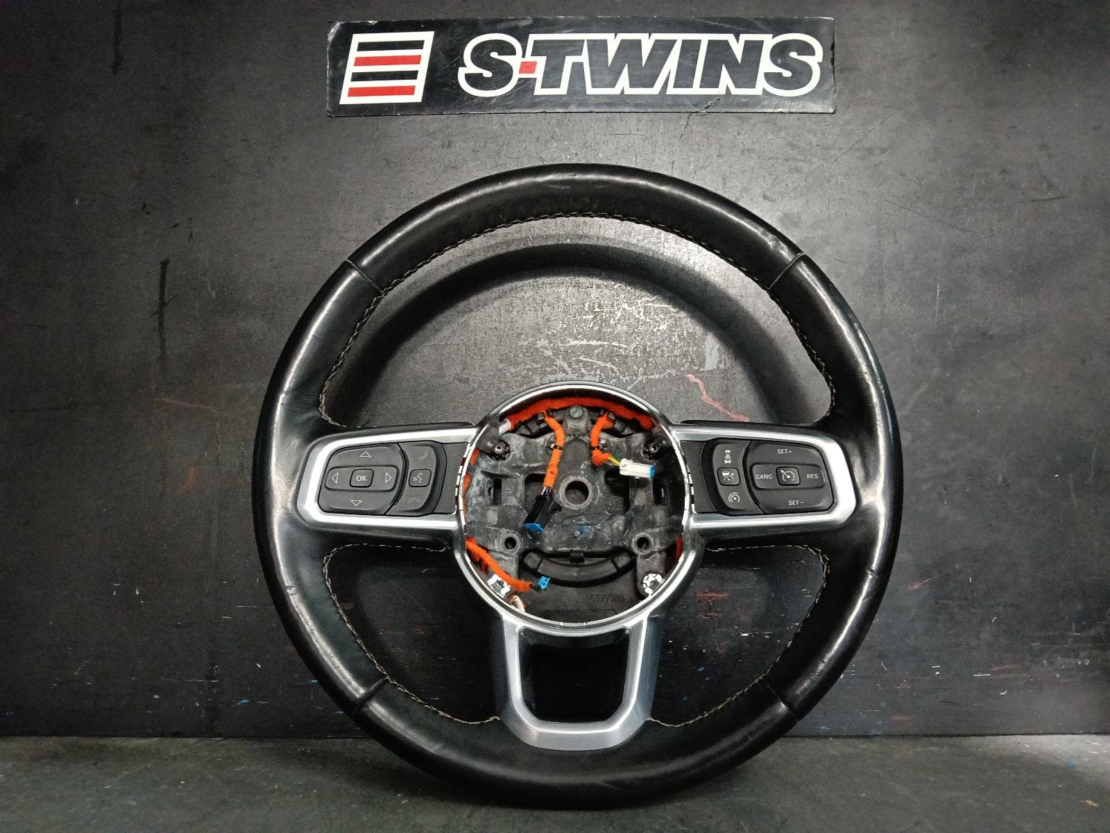 Used auto part listing image: 2020 JEEP WRANGLER STEERING WHEEL JL, 08/18- 0000397199