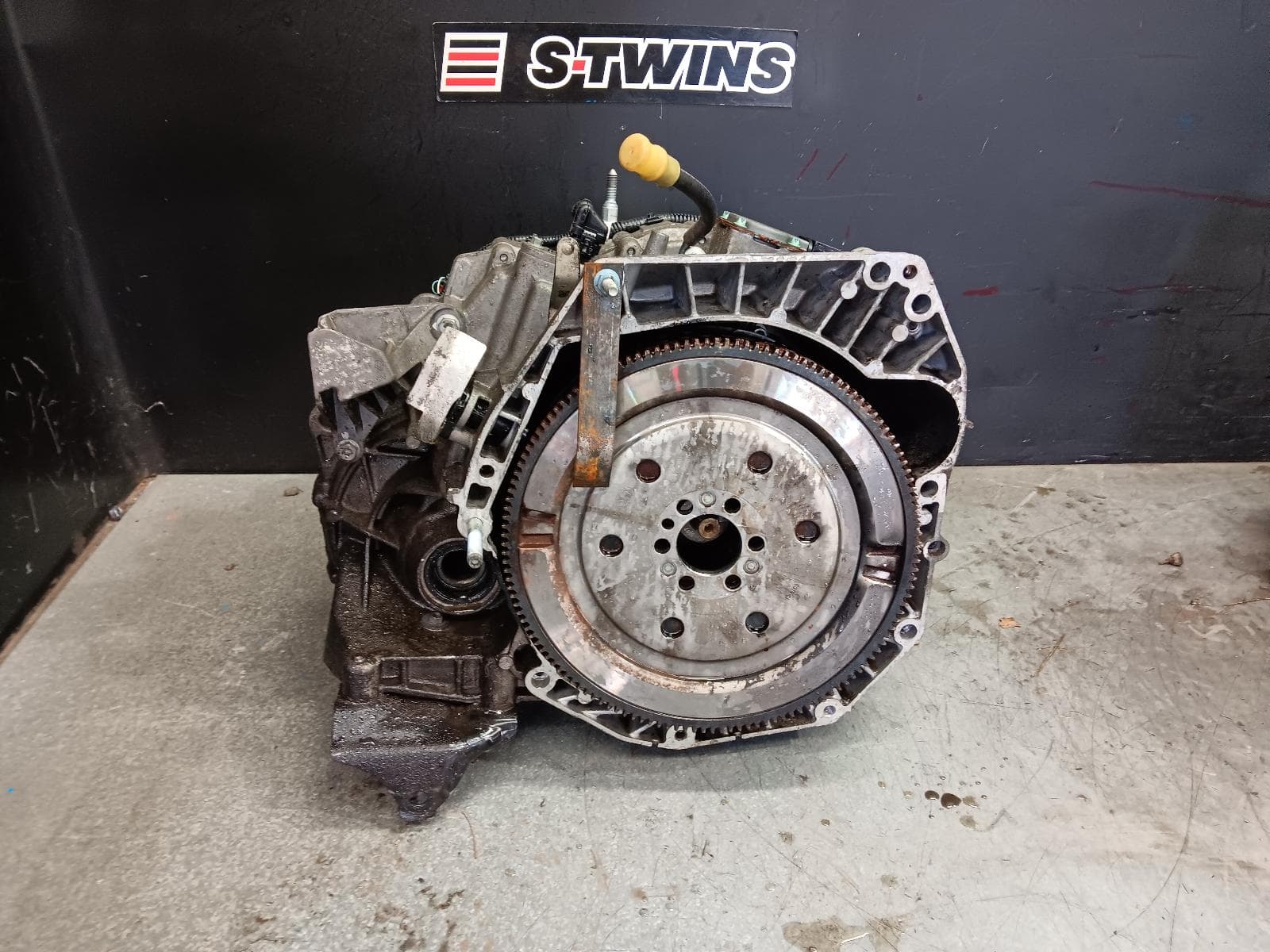 Used auto part listing image: 2015 RENAULT CAPTUR TRANS GEARBOX AUTO, FWD, PETROL, 1.2, TURBO, DC4 CODE, 6 SPEED, J87, 08/14-07/18 0000410391