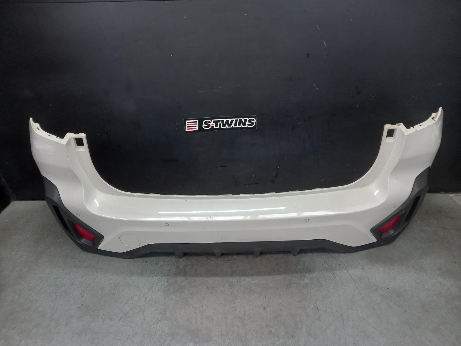 Used auto part listing image: 2024 SUBARU CROSSTREK REAR BUMPER G6X, BUMPER BAR, 10/22- 0000388451