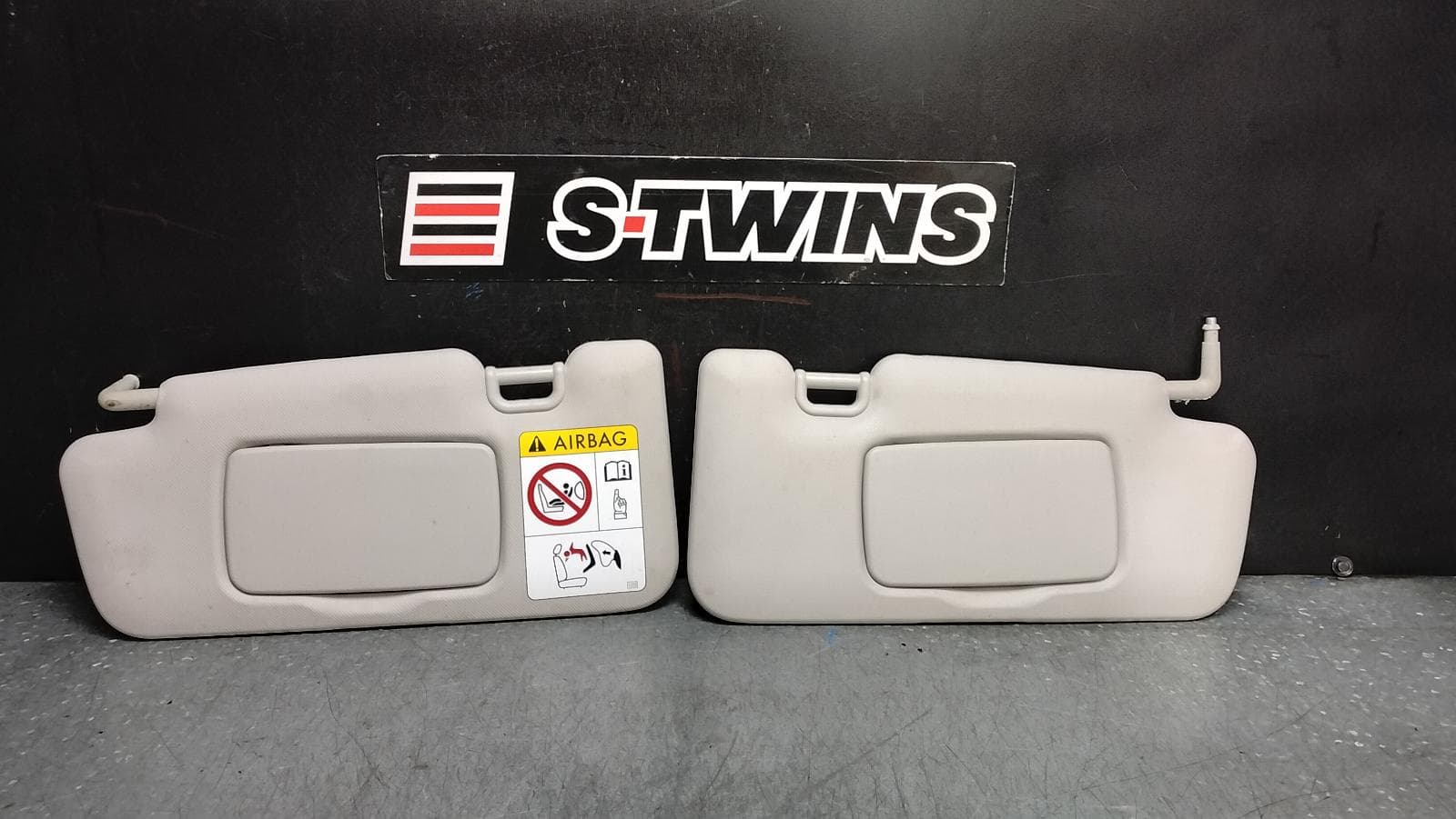 Used auto part listing image: 2024 SUBARU CROSSTREK SUNVISOR G6X, PAIR, 10/22- 0000388465