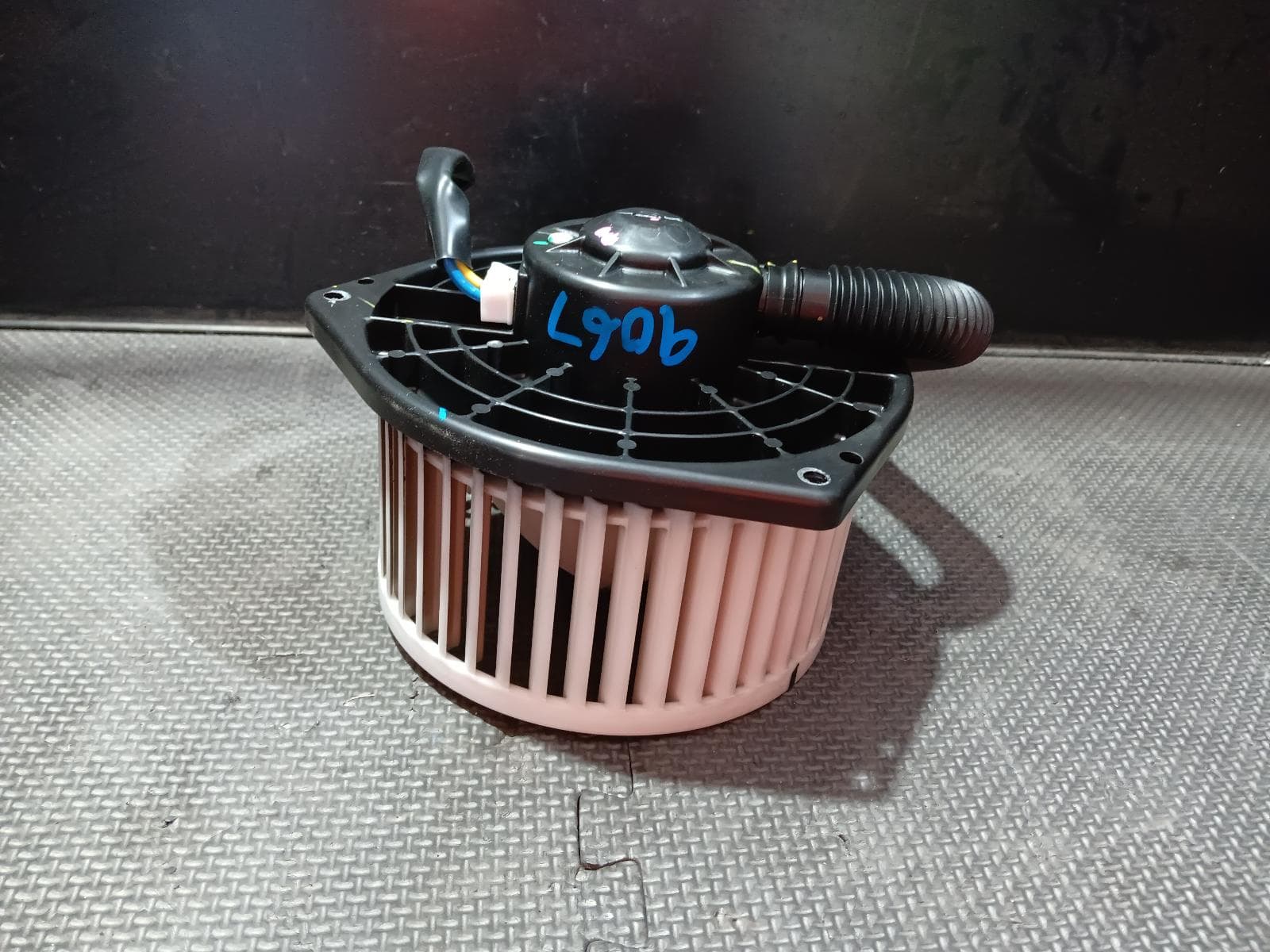 Used auto part listing image: 2022 NISSAN NAVARA HEATER FAN MOTOR NP300, 04/15- 0000367334
