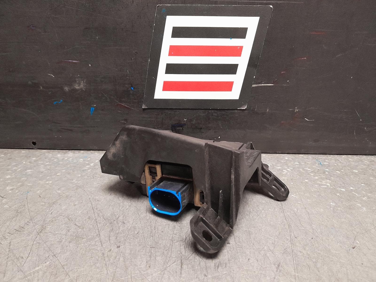 Used auto part listing image: 2017 AUDI Q2 REVERSE CAMERA BLIND SPOT MONITOR SENSOR (LH REAR BEHIND BUMPER), GA, 10/16- 0000378047