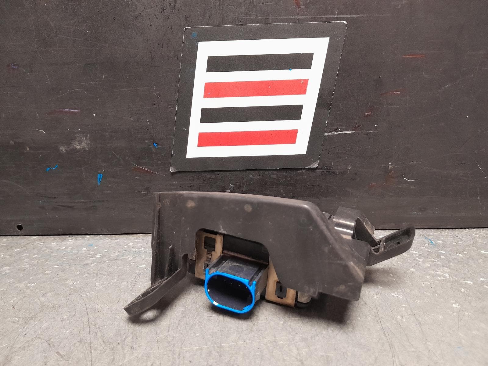 Used auto part listing image: 2017 AUDI Q2 REVERSE CAMERA BLIND SPOT MONITOR SENSOR (RH REAR BEHIND BUMPER), GA, 10/16- 0000378048