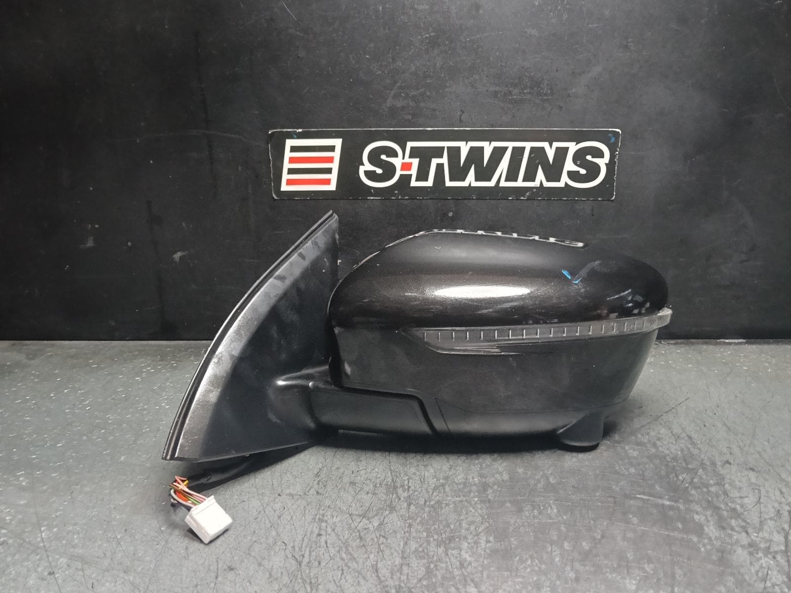 Used auto part listing image: 2016 NISSAN QASHQAI LEFT DOOR MIRROR J11, Ti/TL, POWER FOLD, W/ CAMERA TYPE, 12/13-06/17 0000411902