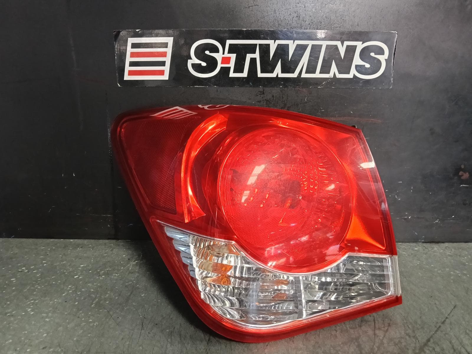 Used auto part listing image: 2012 HOLDEN CRUZE LEFT TAILLIGHT JG/JH, SEDAN, 03/09-01/17 0000389126