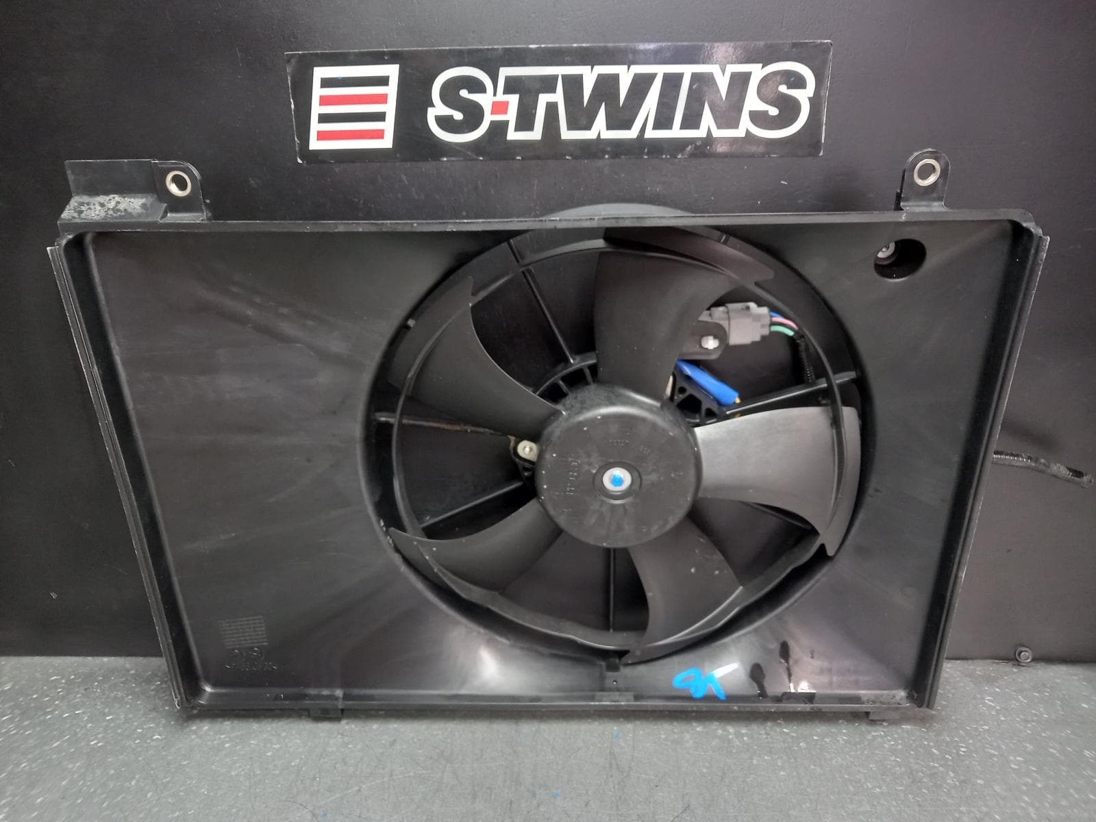 Used auto part listing image: 2023 SUZUKI SWIFT FAN RADIATOR FAN, AZ, 04/17-11/23 0000373585