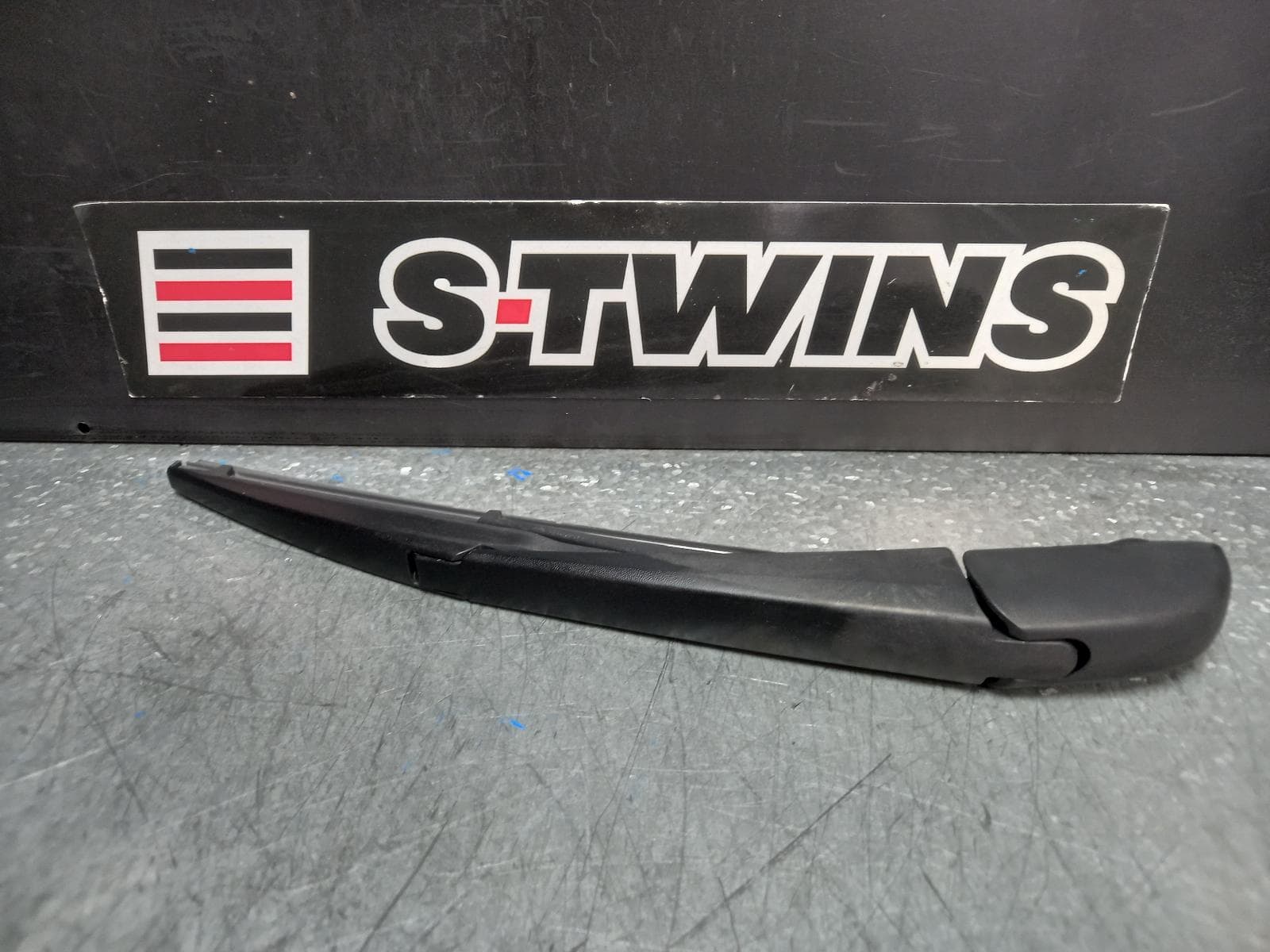 Used auto part listing image: 2023 SUZUKI SWIFT WIPER ARM TAILGATE, AZ, 04/17-11/23 0000373592