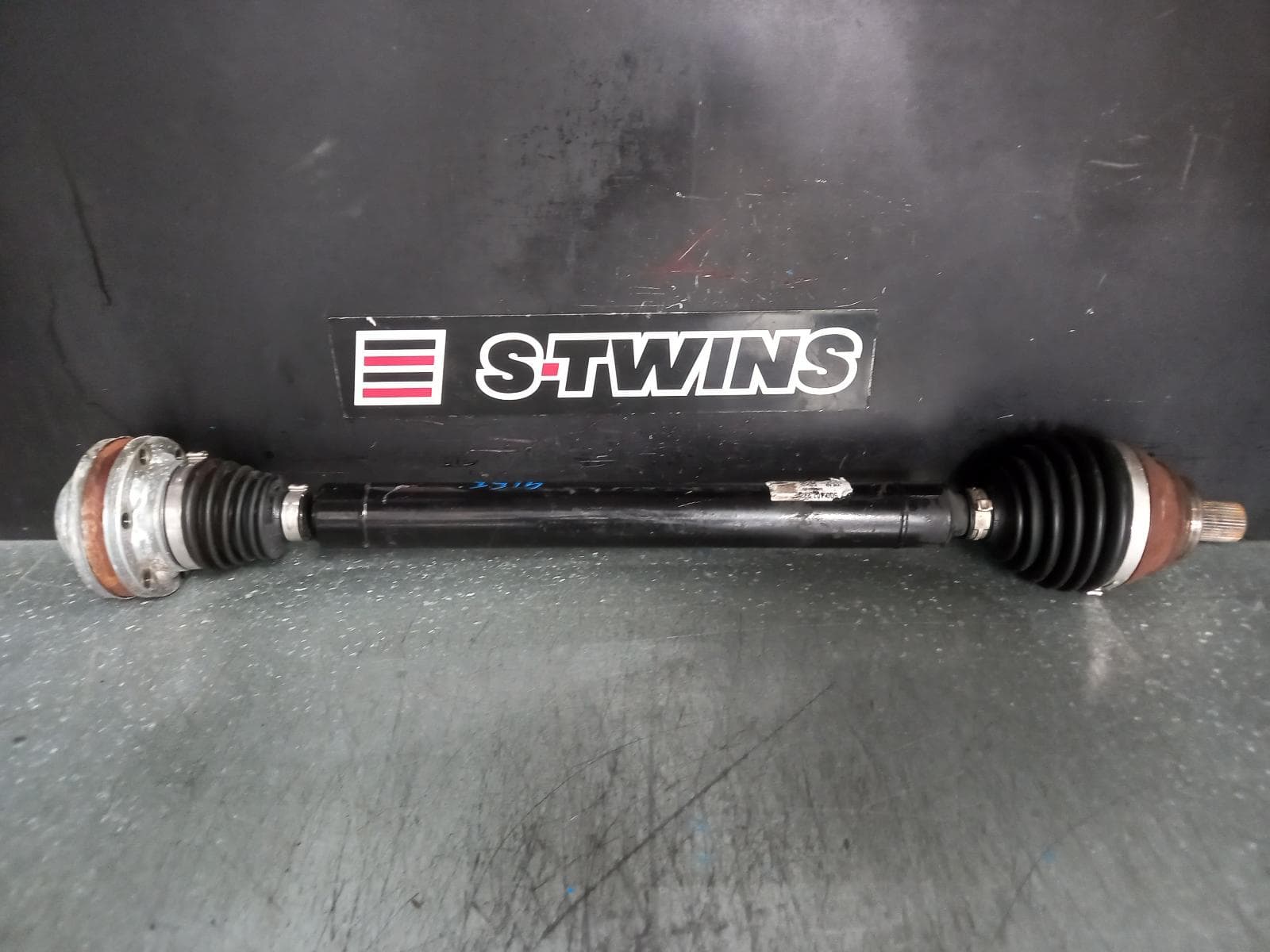 Used auto part listing image: 2017 VOLKSWAGEN GOLF RIGHT DRIVESHAFT FRONT, AUTO T/M, PETROL, 1.4, TURBO, CHPA/CZDA CODE, GEN 7, 11/12-08/20 0000363794