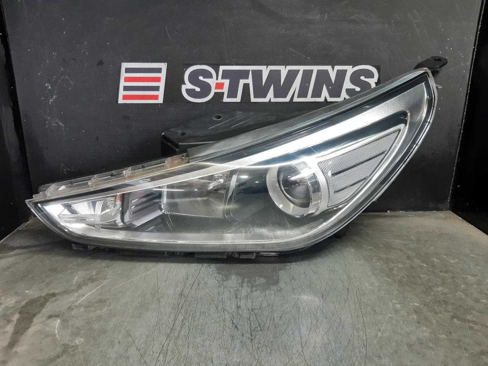 Used auto part listing image: 2018 HYUNDAI I30 LEFT HEADLAMP PD, W/ HALOGEN TYPE, HATCH (S. KOREA VIN KMHH), GO/ACTIVE/ELITE/SR, 03/17-07/20 0000365141