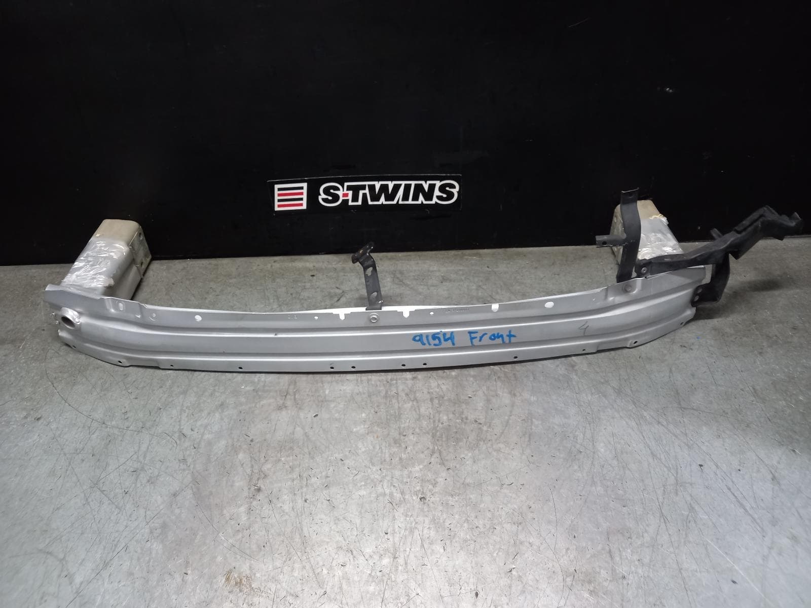 Used auto part listing image: 2019 HOLDEN ASTRA F BAR REINFORC BRACK MAIN REINFORCEMENT (CENTRE), BK, 5DR HATCH/WAGON, 08/17- 0000386766