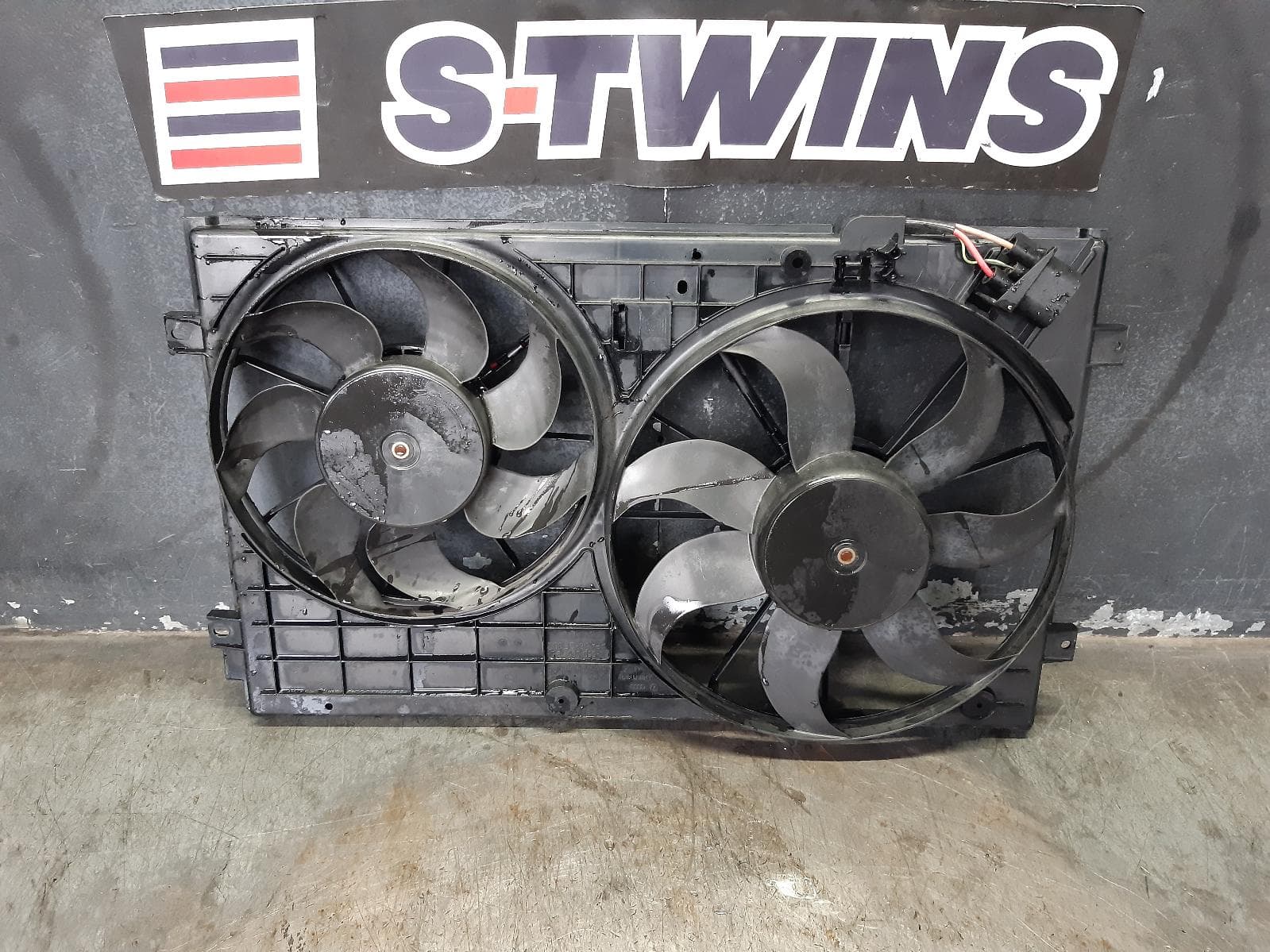 Used auto part listing image: 2011 VOLKSWAGEN GOLF FAN DUAL FAN ASSY, 1.2/1.4, PETROL, CBZB/CTHD/CAXA CODE, GEN 6, 10/08-01/16 0000319351