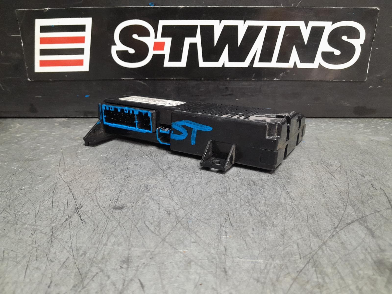 Used auto part listing image: 2013 CHRYSLER 300C BLUETOOTH MODULE, LX, 12/11-12/21 0000376669