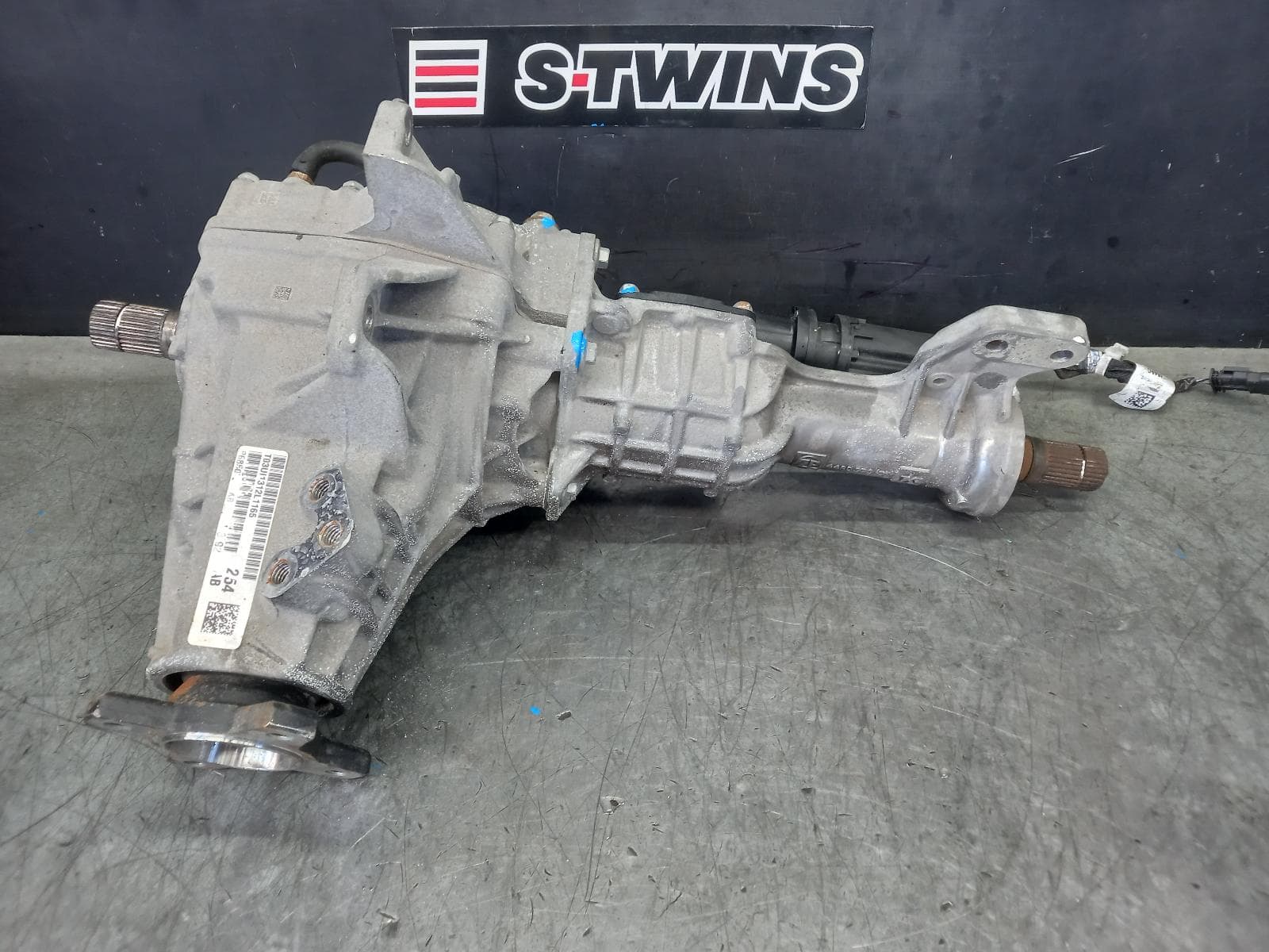 Used auto part listing image: 2022 RAM 1500 FRONT DIFF ASSEMBLY DT, 3.92 RATIO, 12/20- 0000344917