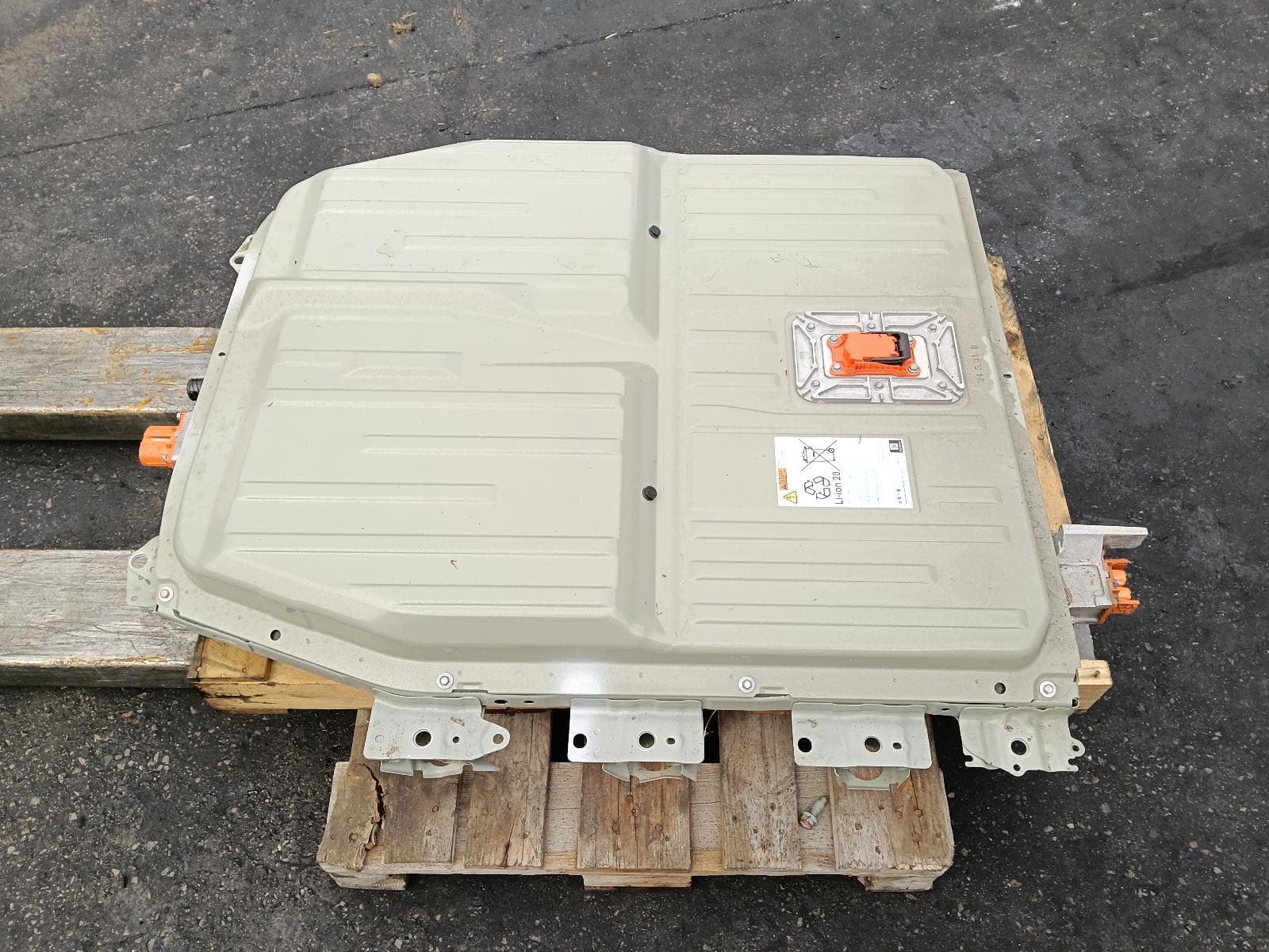 Used auto part listing image: 2024 MITSUBISHI OUTLANDER HIGH VOLTAGE BATTERY HIGH VOLTAGE BATTERY, 350 VOLT, UNDER FLOOR, ZM, 08/21- 0000400876
