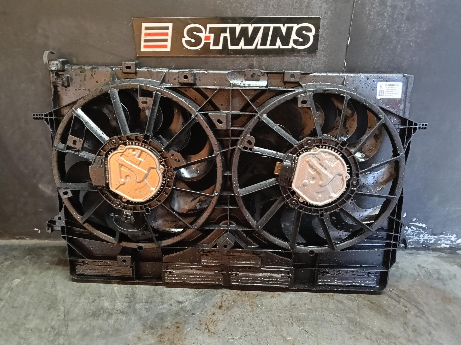 Used auto part listing image: 2024 MITSUBISHI OUTLANDER FAN DUAL FAN ASSY, 2.4, PETROL, 4B12, ZM, 08/21- 0000400924