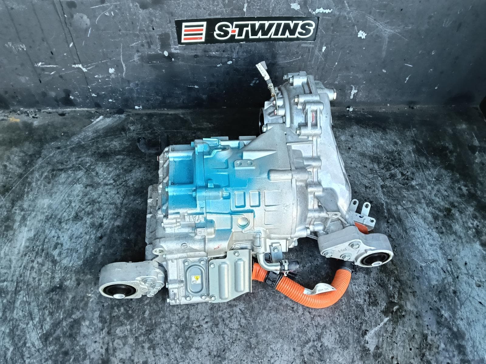 Used auto part listing image: 2024 MITSUBISHI OUTLANDER DIFFERENTIAL CENTRE REAR, ZM, 08/21- 0000400933