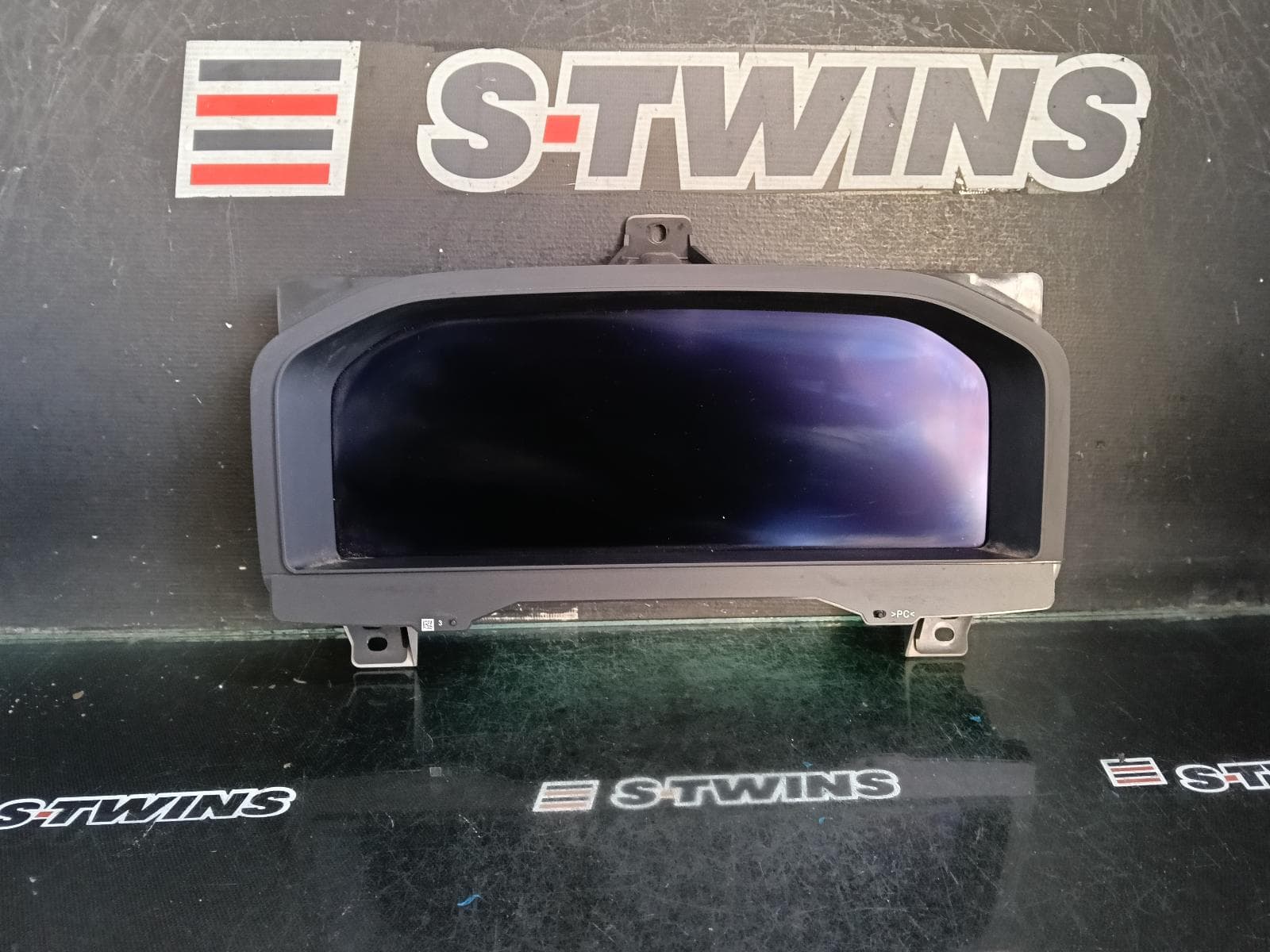 Used auto part listing image: 2024 MITSUBISHI OUTLANDER INSTRUMENTCLUSTER HYBRID, AUTO T/M, DIGITAL TYPE, 12.3IN, ZM, 08/21- 0000400936