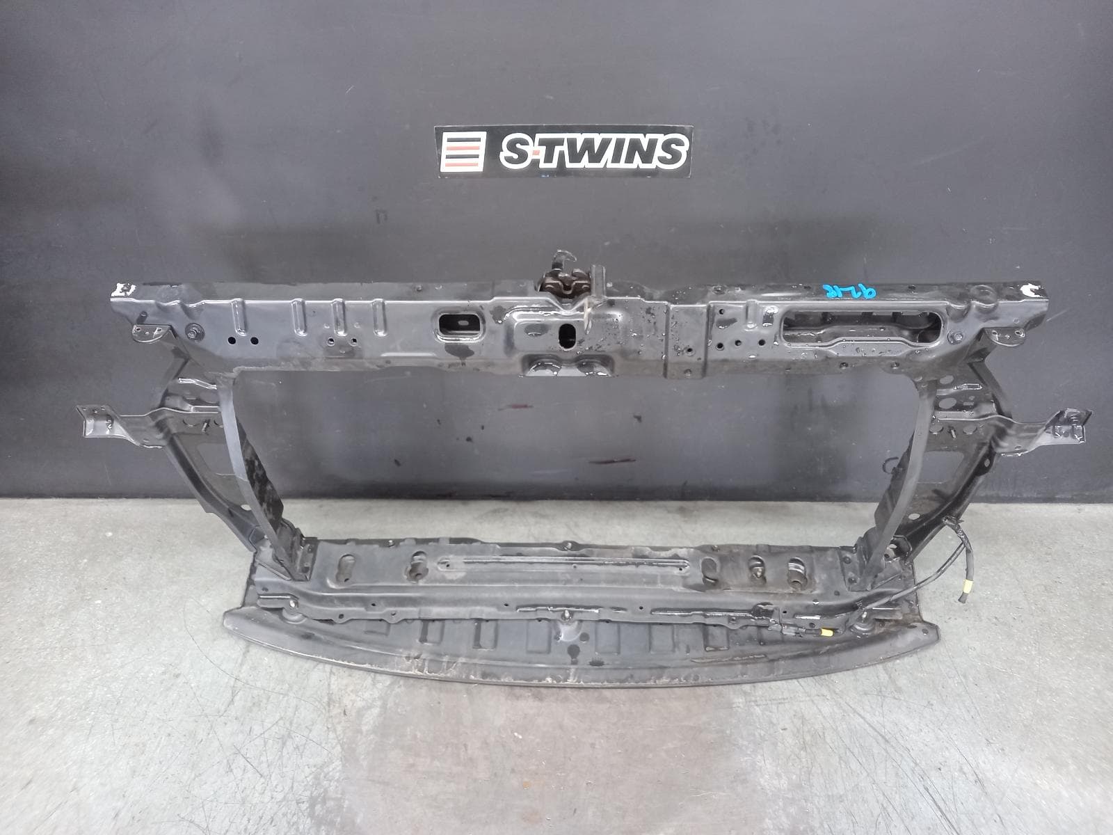 Used auto part listing image: 2016 HYUNDAI ACCENT RADIATOR SUPPORT RB, PETROL, P/N 64101-1R000/1R300, 05/11-12/19 0000373895
