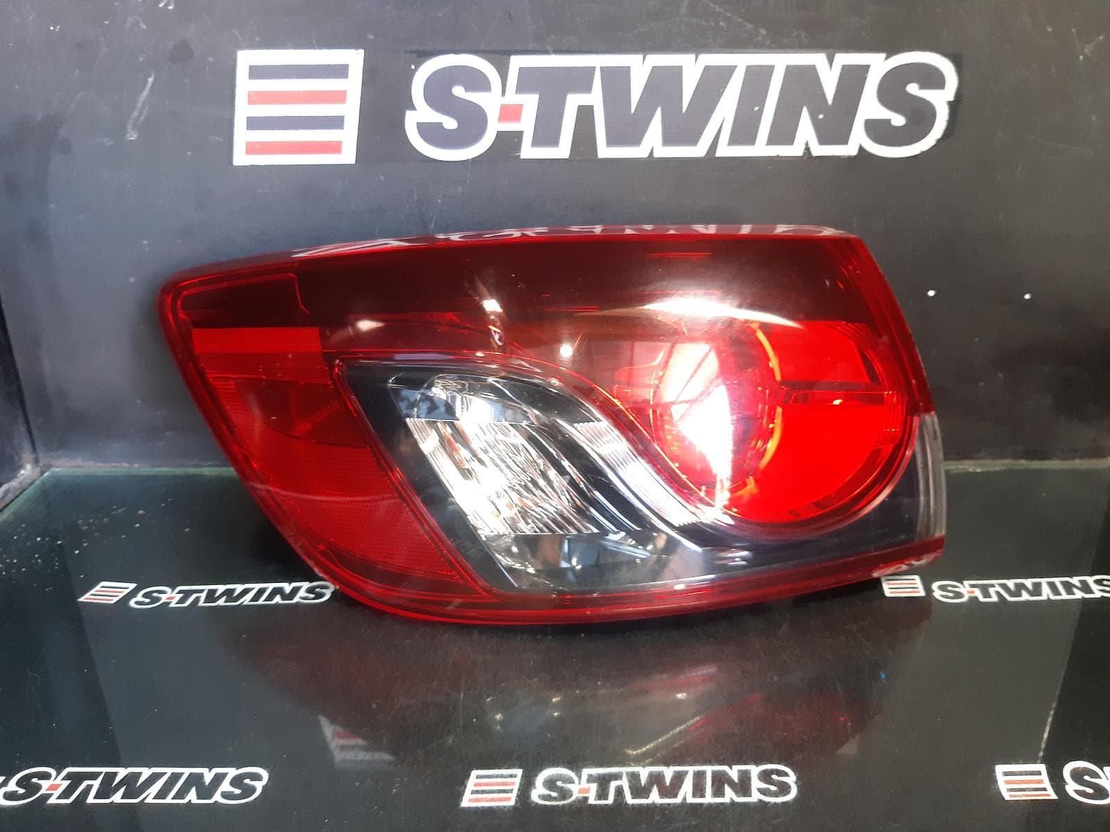 Used auto part listing image: 2013 MAZDA CX9 LEFT TAILLIGHT TB, 10/12-12/15 0000373017