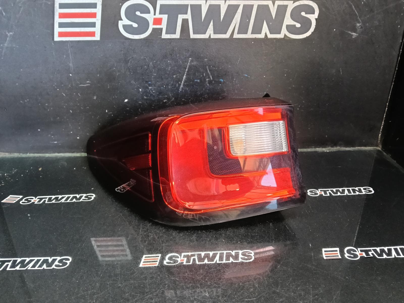Used auto part listing image: 2018 MG ZS LEFT TAILLIGHT IN BODY, AZS1, ZS TYPE, 09/17- 0000393842
