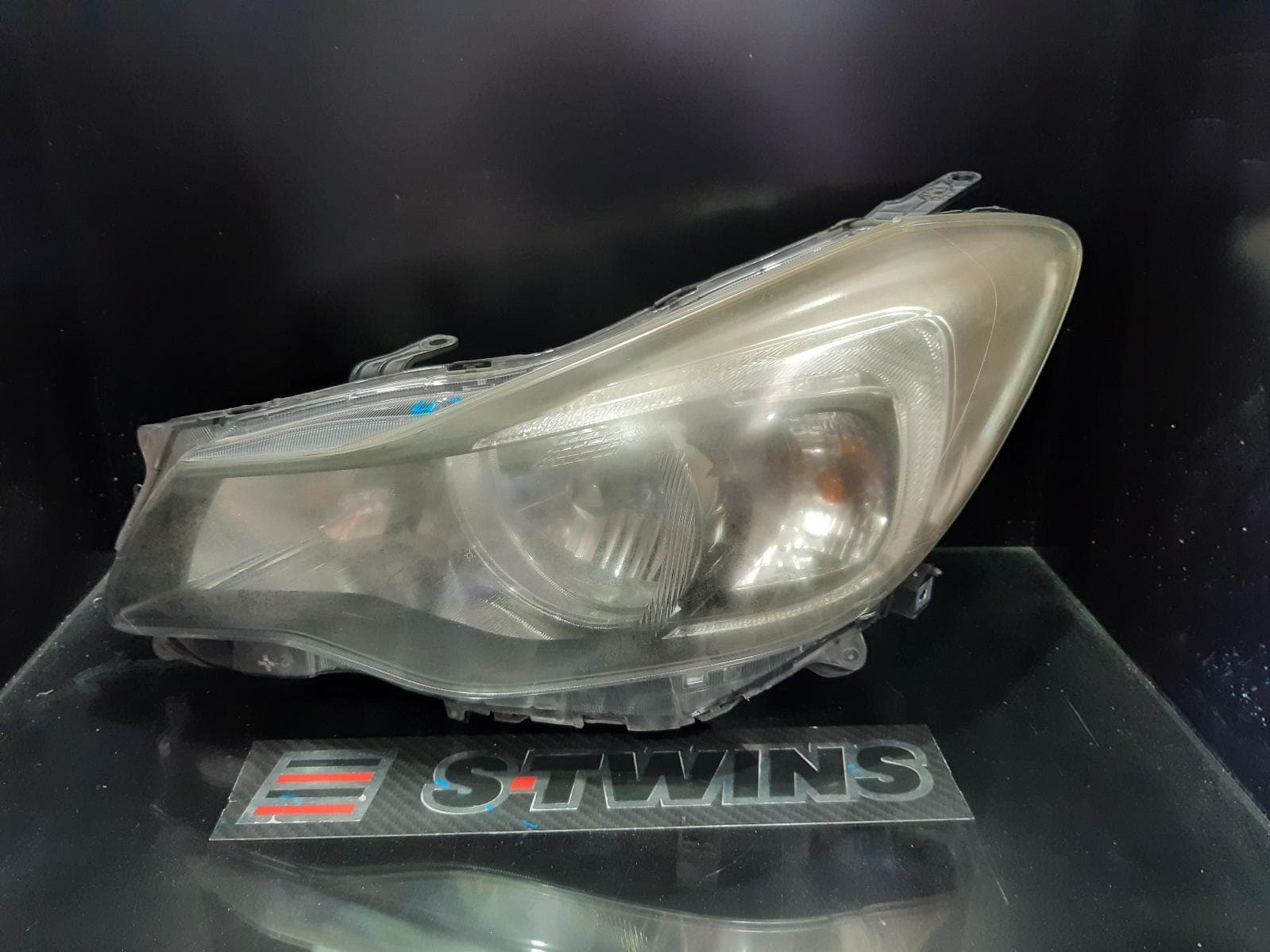 Used auto part listing image: 2013 SUBARU XV LEFT HEADLAMP G4X, XENON, NON CHROME STRIP TYPE, 08/11-09/15 0000361425