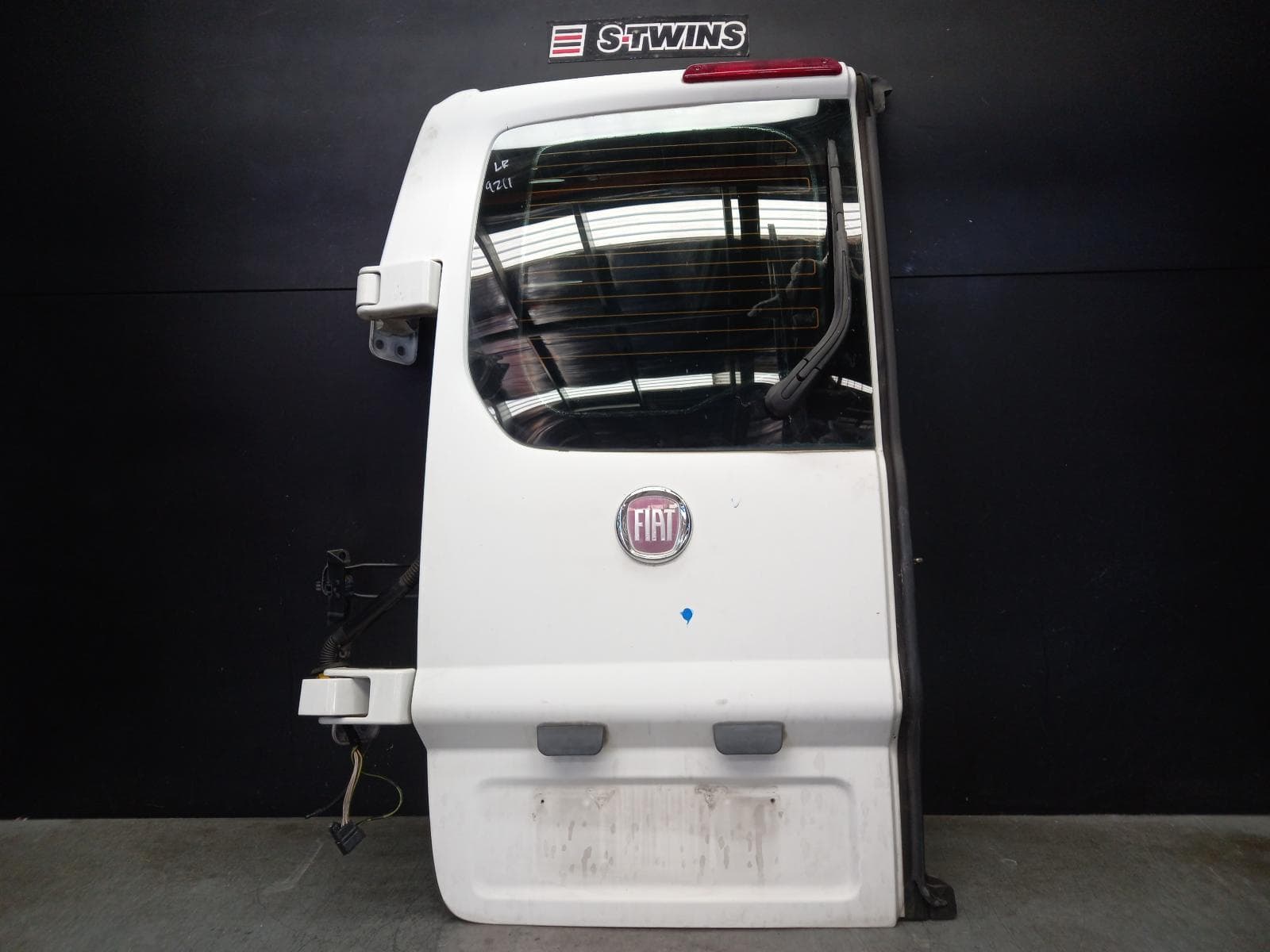 Used auto part listing image: 2013 FIAT SCUDO BOOTLID TAILGATE BARN DOOR (LH SIDE), VAN, 04/08-01/16 0000393308