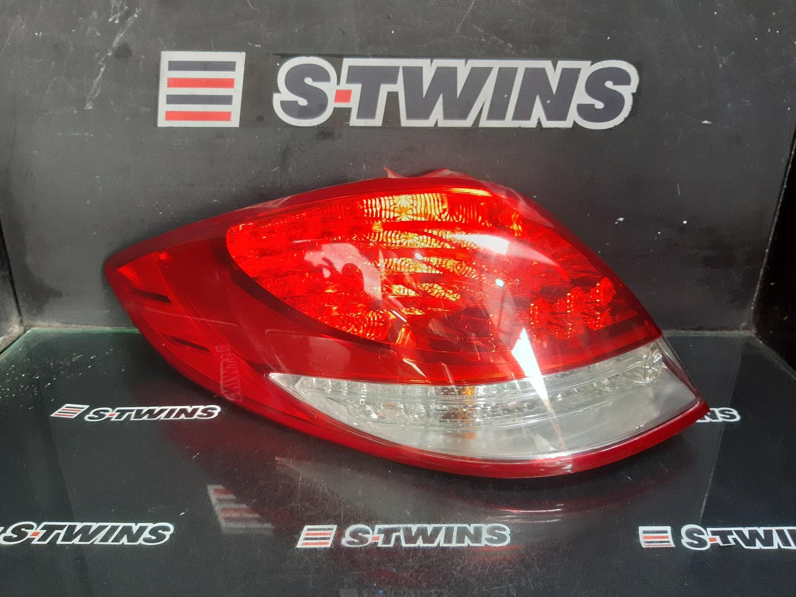 Used auto part listing image: 2012 HYUNDAI VELOSTER LEFT TAILLIGHT IN BODY, FS, LED TYPE, 10/11-02/18 0000376217