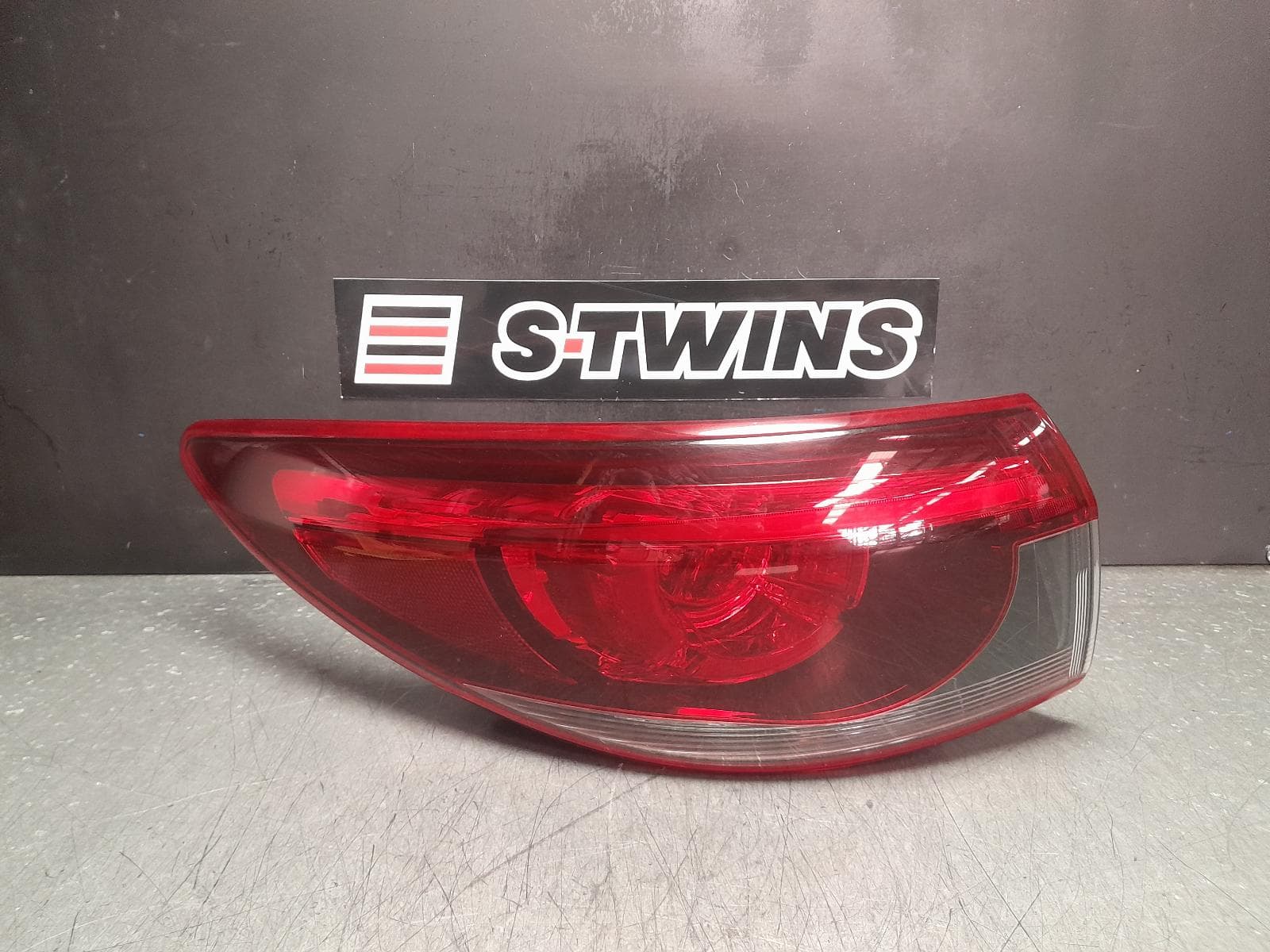 Used auto part listing image: 2014 MAZDA 6 LEFT TAILLIGHT GJ-GL, IN BODY, SEDAN, TOURING/GT/ATENZA, 10/14-02/18 0000352003