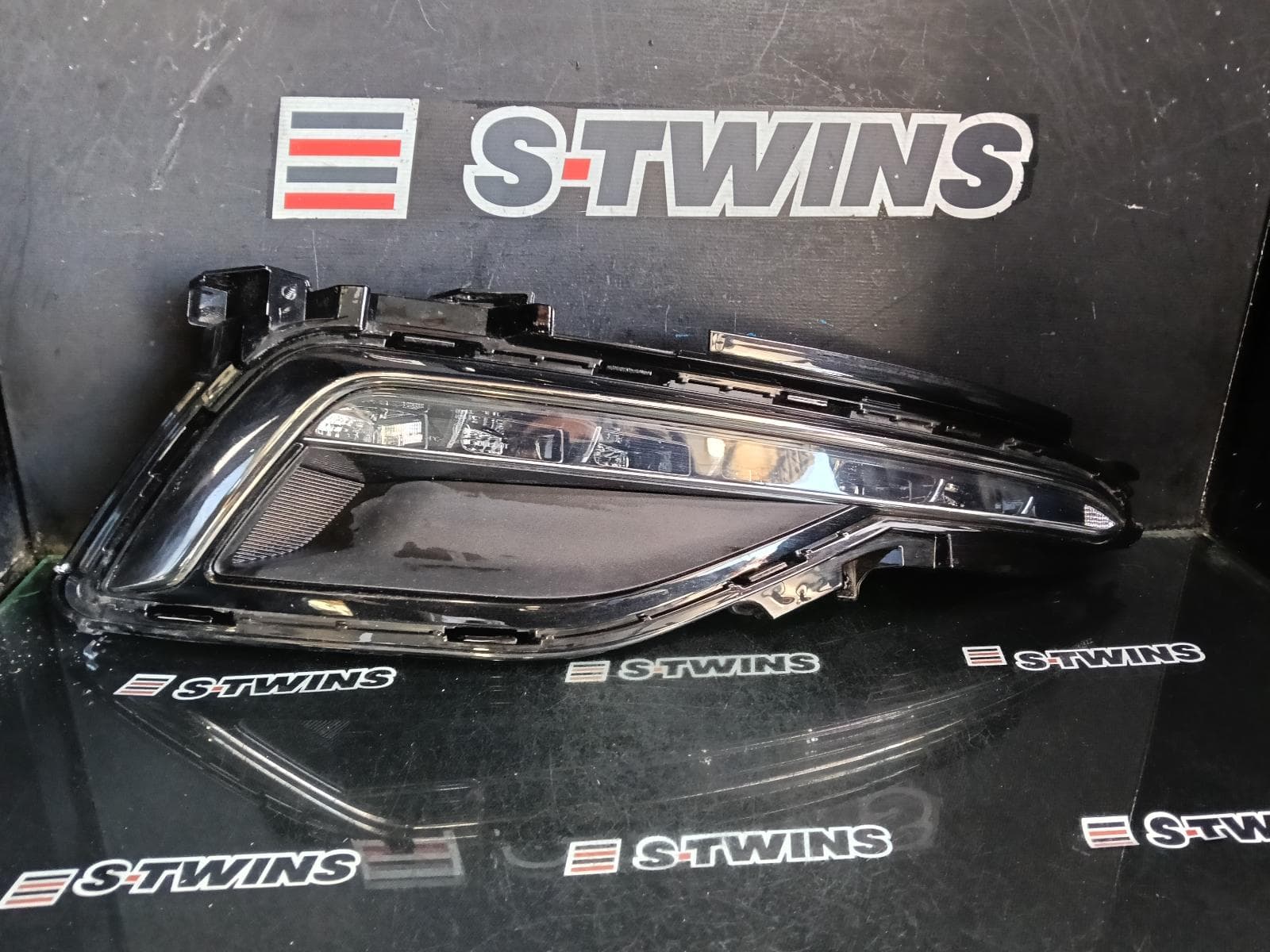 Used auto part listing image: 2016 HYUNDAI SONATA RIGHT INDICATOR FOG SIDE DAYTIME RUNNING LAMP, LF, 10/14-07/17 0000380923