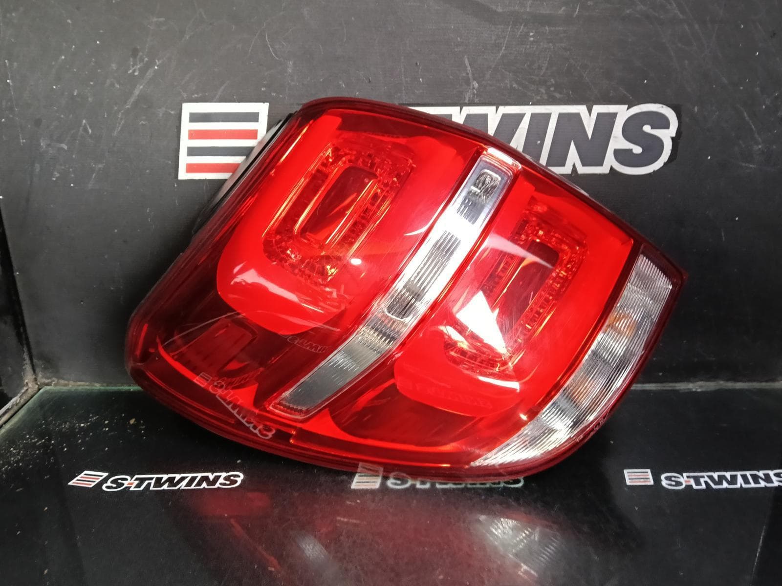 Used auto part listing image: 2016 HOLDEN CAPTIVA LEFT TAILLIGHT CG, CAPTIVA 7 (VIN KL3C), 12/13-06/18 0000405859
