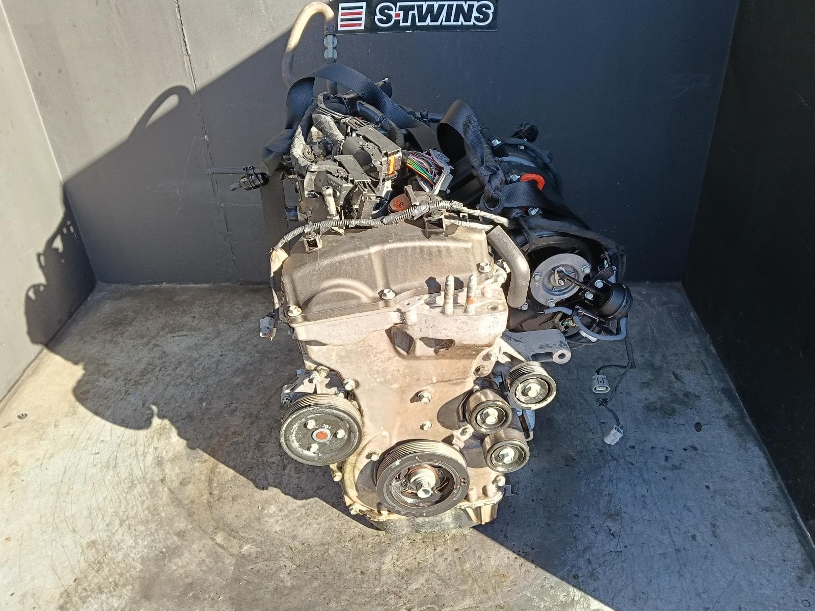 Used auto part listing image: 2013 HYUNDAI SANTA FE ENGINE PETROL, 2.4, G4KJ, THETA II (141kW), DM, 06/12-05/15 0000414187