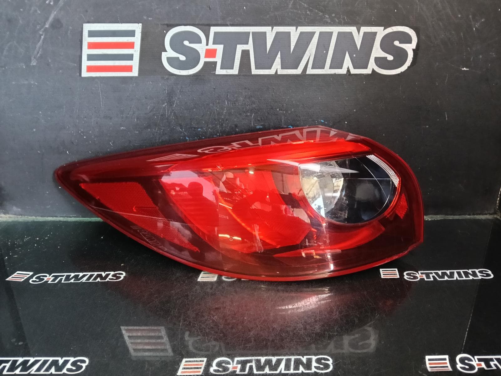 Used auto part listing image: 2015 MAZDA CX5 LEFT TAILLIGHT KE, IN BODY, W/ LED TYPE, 12/14-12/16 0000380711