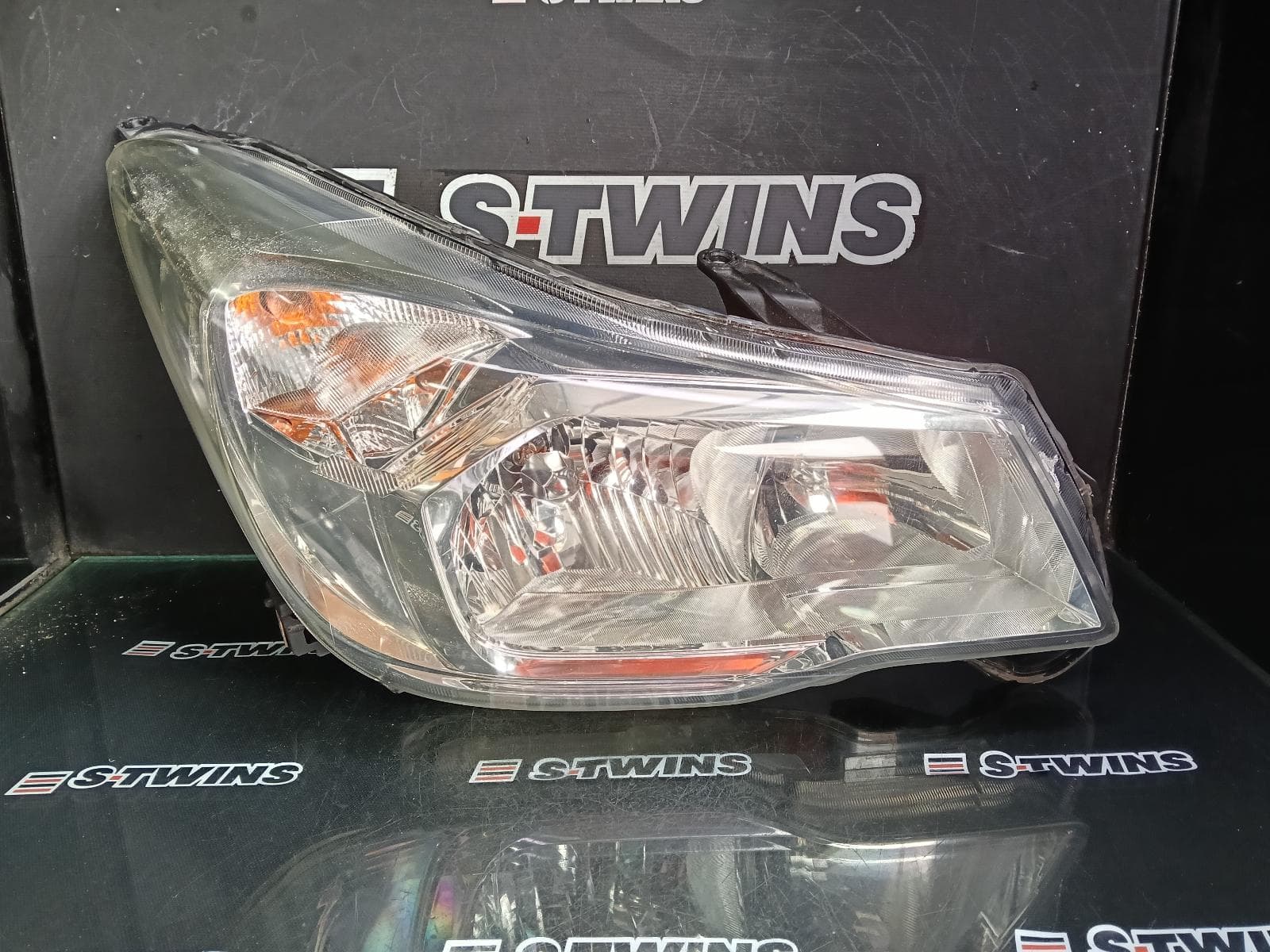 Used auto part listing image: 2013 SUBARU FORESTER LEFT HEADLAMP SJ, XENON TYPE, CHROME INSERT, 12/12-01/16 0000384170